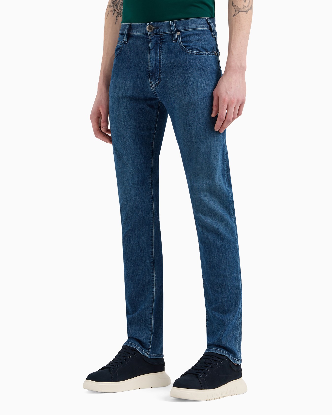 Vaqueros J45 regular fit en denim de 8 onzas con lavado efecto usado Diapositiva 3
