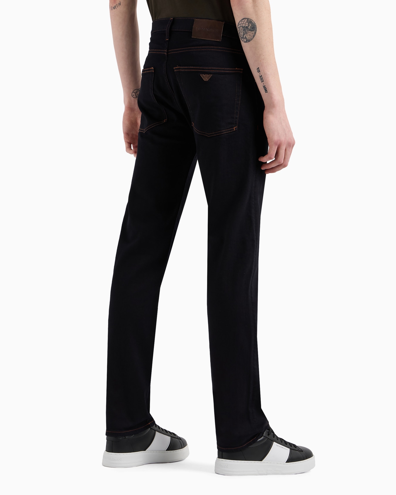 Vaqueros J45 regular fit de cómoda sarga de denim lavado de 10,5 onzas Diapositiva 2