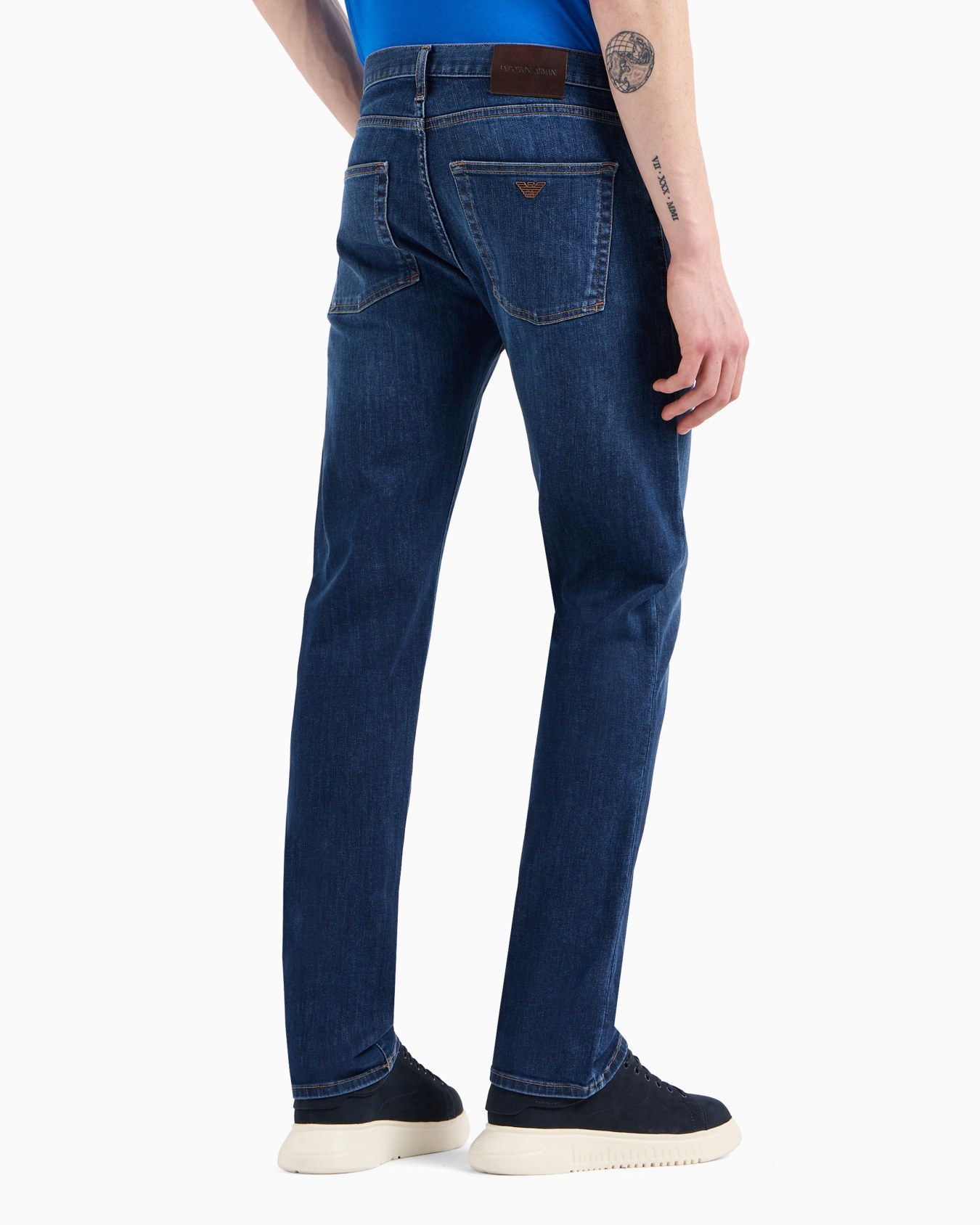 Vaqueros J45 regular fit de cómoda sarga de denim lavado de 11,5 onzas Diapositiva 2
