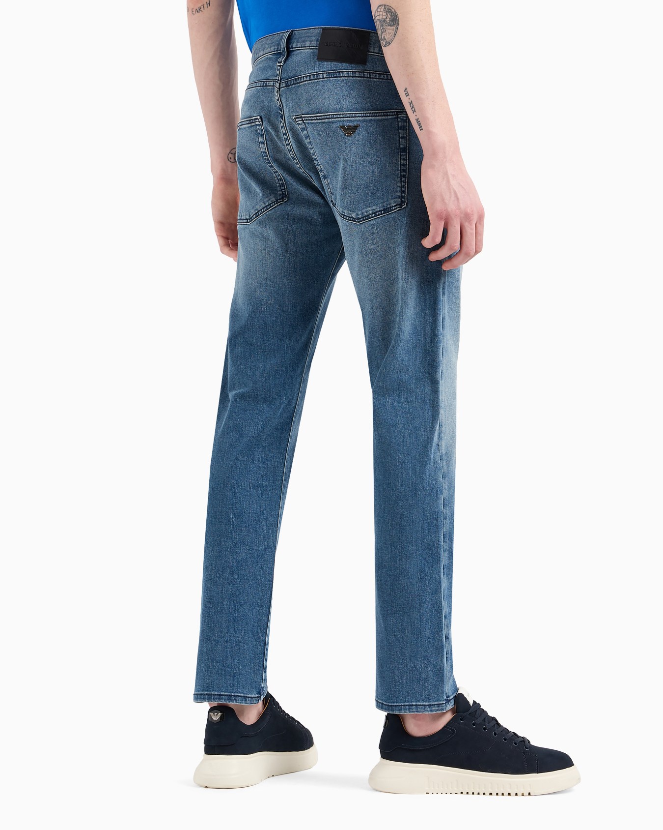 J45 Regular-fit jeans in comfort-twill denim Slide 2