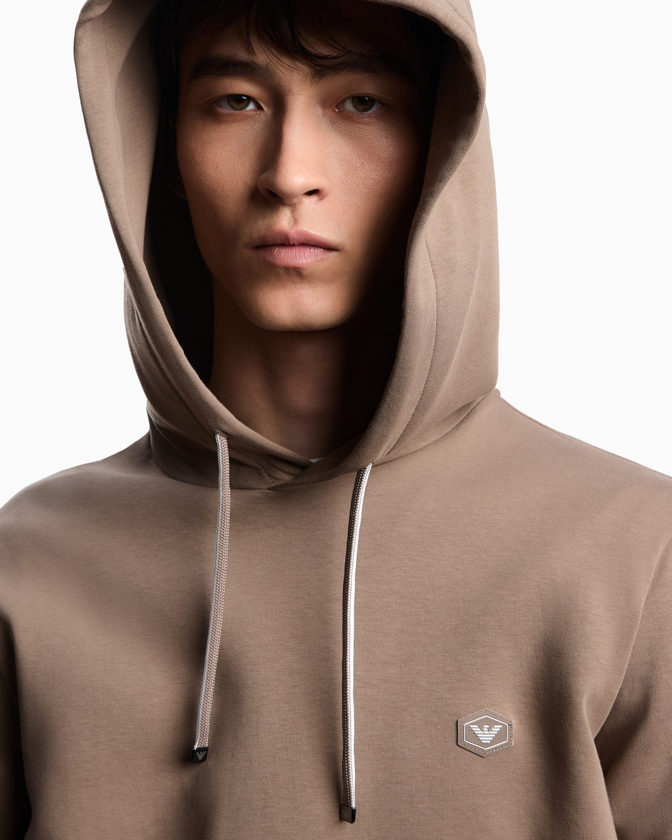 Felpa con cappuccio e micro patch logo Slide 4