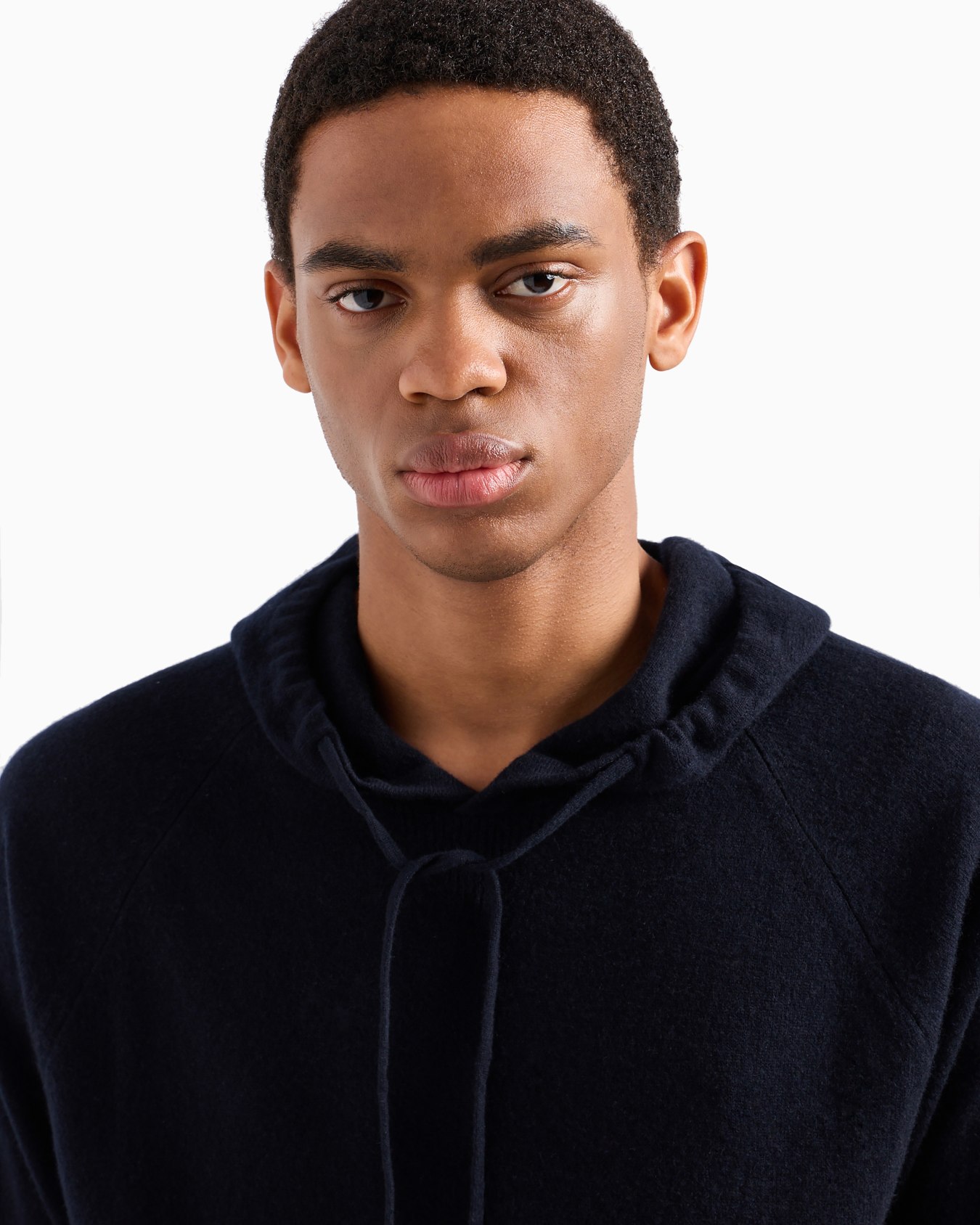 Pullover mit Kapuze aus reinem Kaschmir Folie 4