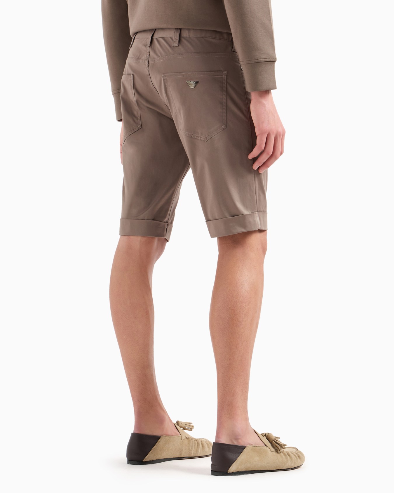 Bermudas de cómodo algodón brillante con vuelta en el bajo Diapositiva 2