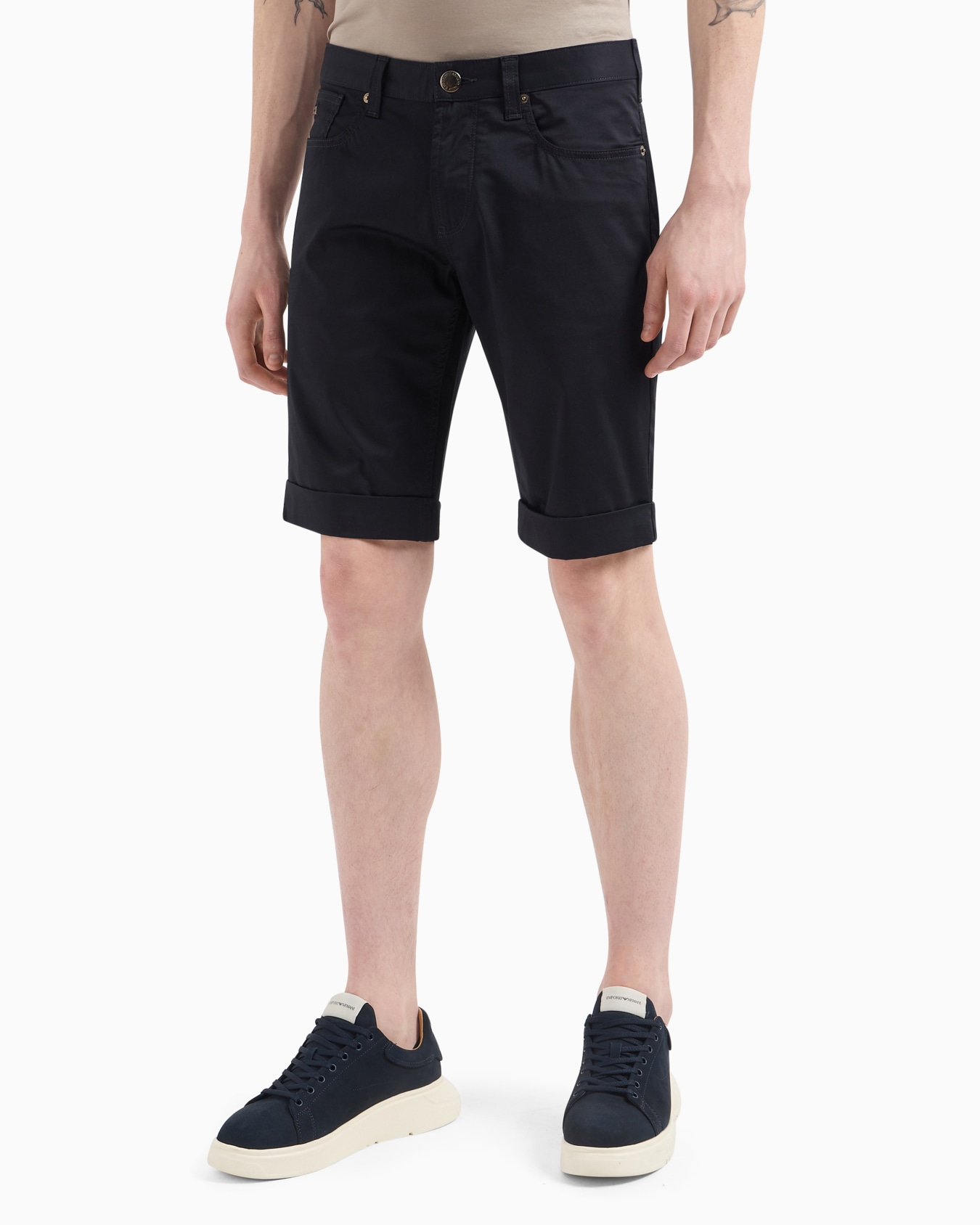 Lustrous comfort cotton board shorts with turned-up cuffs Slide 3