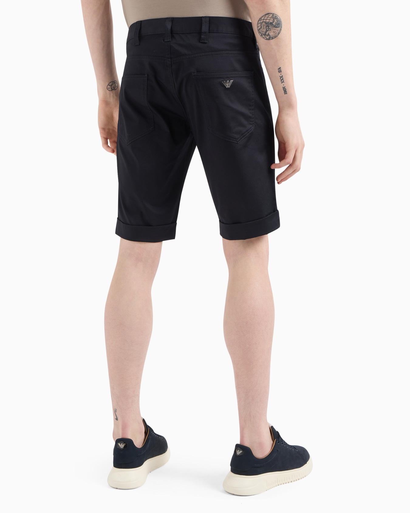 Lustrous comfort cotton board shorts with turned-up cuffs Slide 2