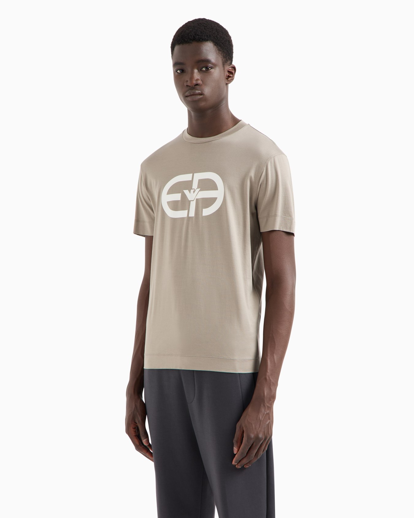 T-shirt en jersey mélange lyocell avec grand logo EA  Diapositive 3