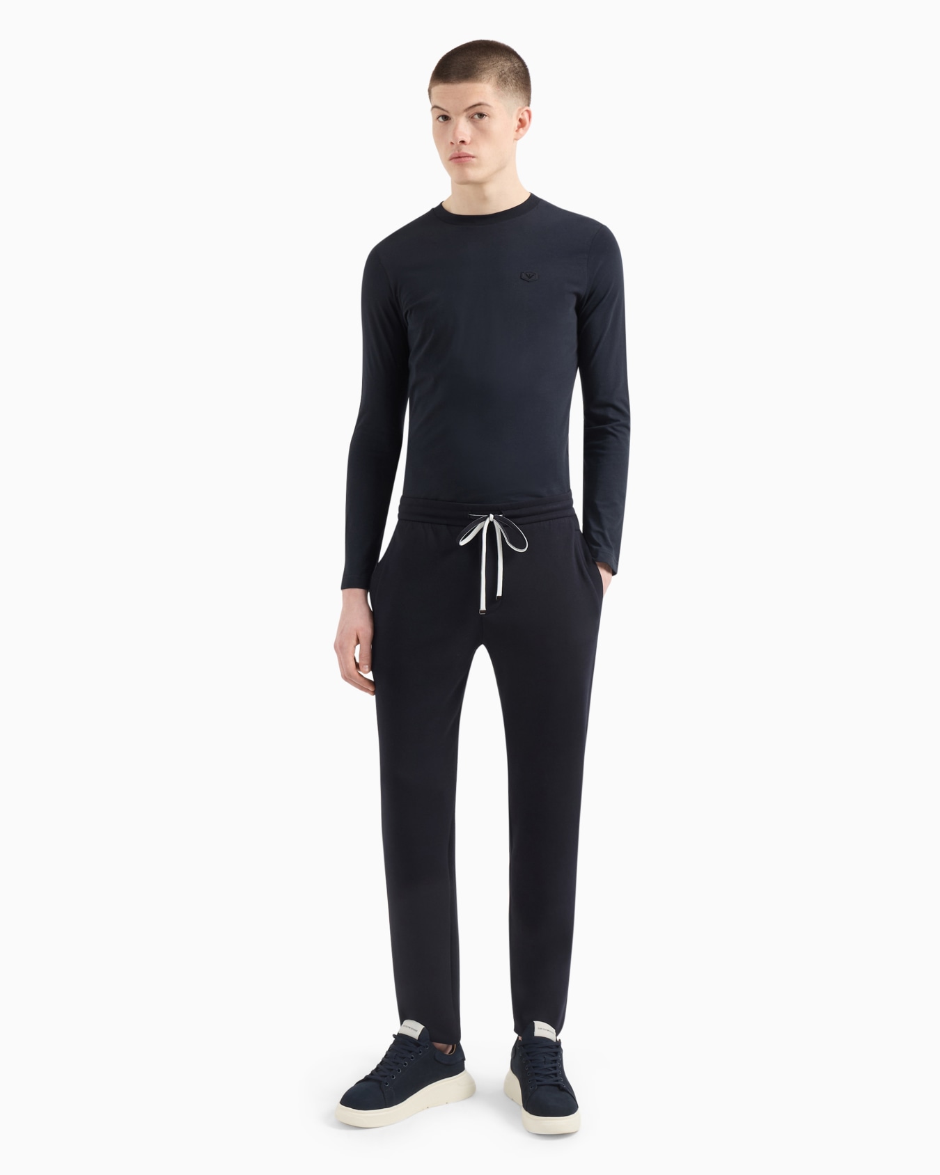 Oberteil aus Supima-Jersey mit kleinem Logo-Aufnäher Folie 3