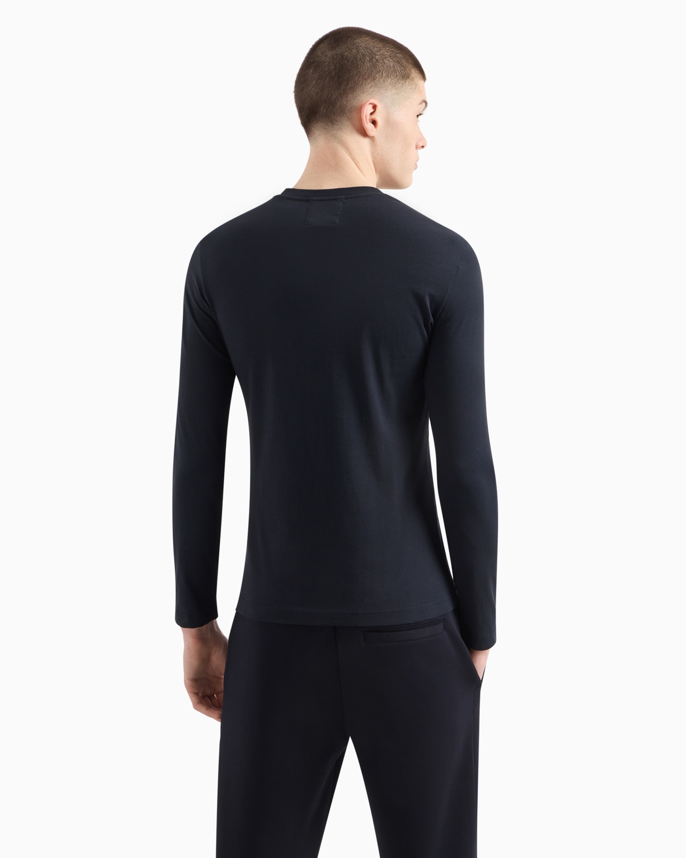 Oberteil aus Supima-Jersey mit kleinem Logo-Aufnäher Folie 2