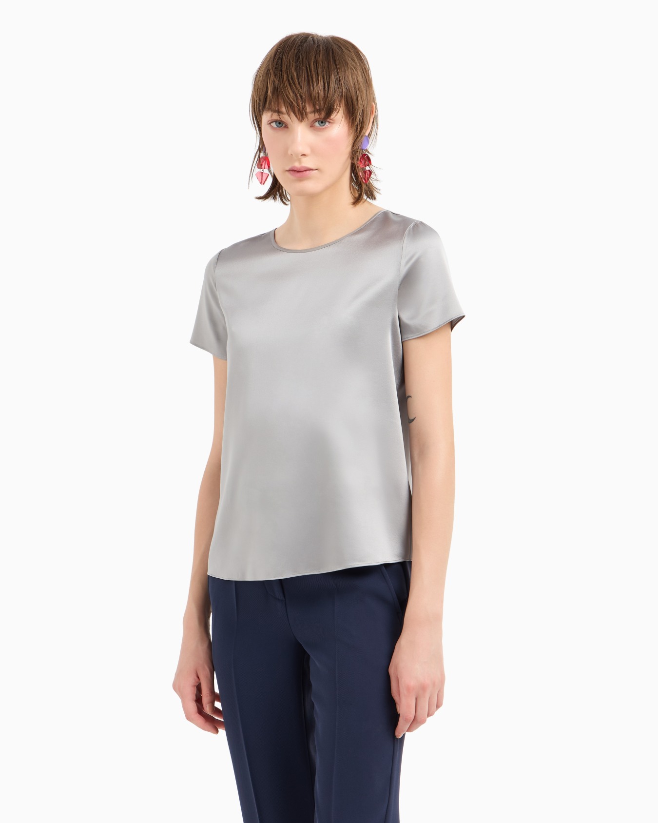 Blusa de manga corta en raso de seda Diapositiva 3