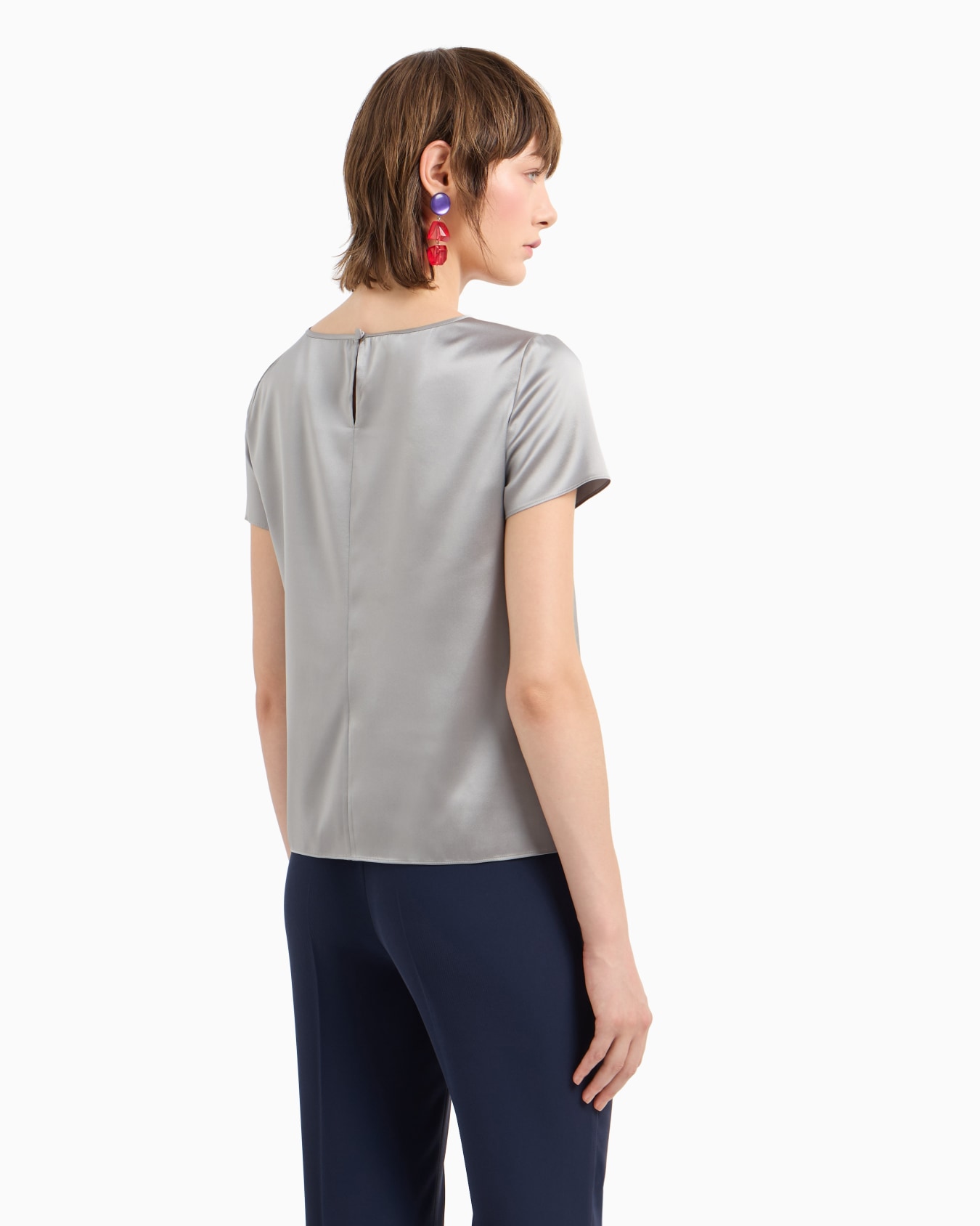 Blusa de manga corta en raso de seda Diapositiva 2