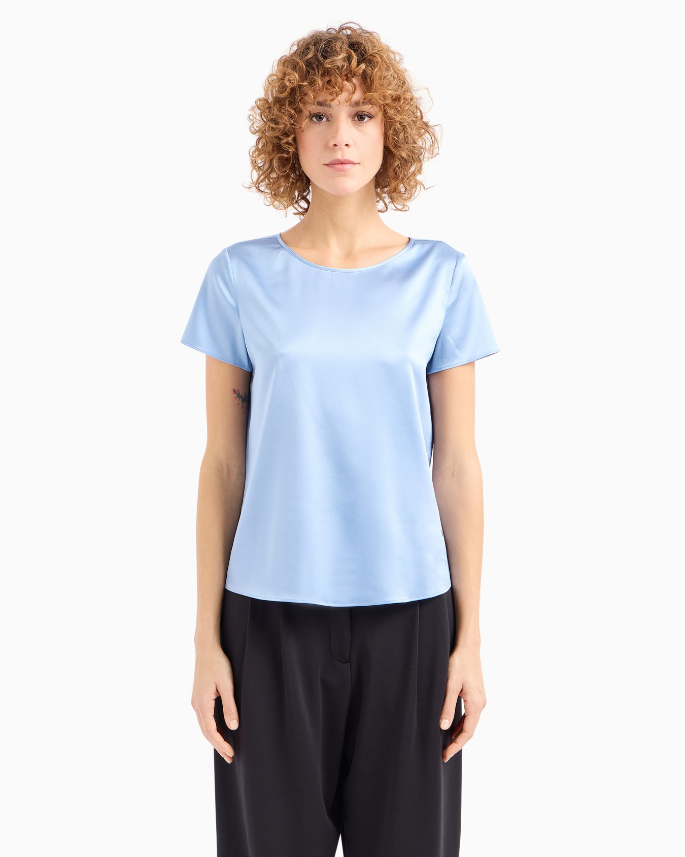 Short-sleeved silk satin blouse Slide 2
