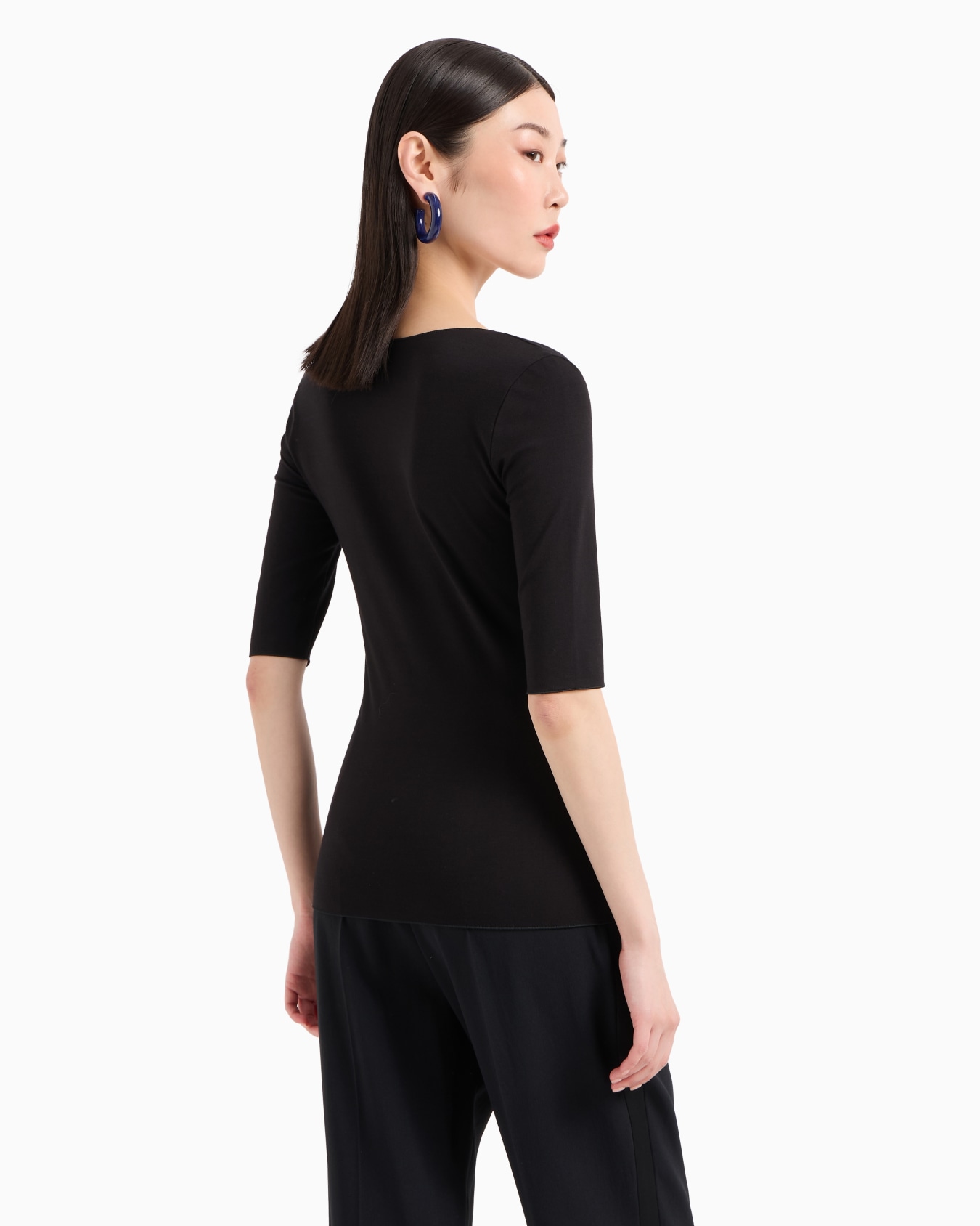 Jersey de punto elástico de viscosa con escote de pico y manga tres cuartos Diapositiva 2