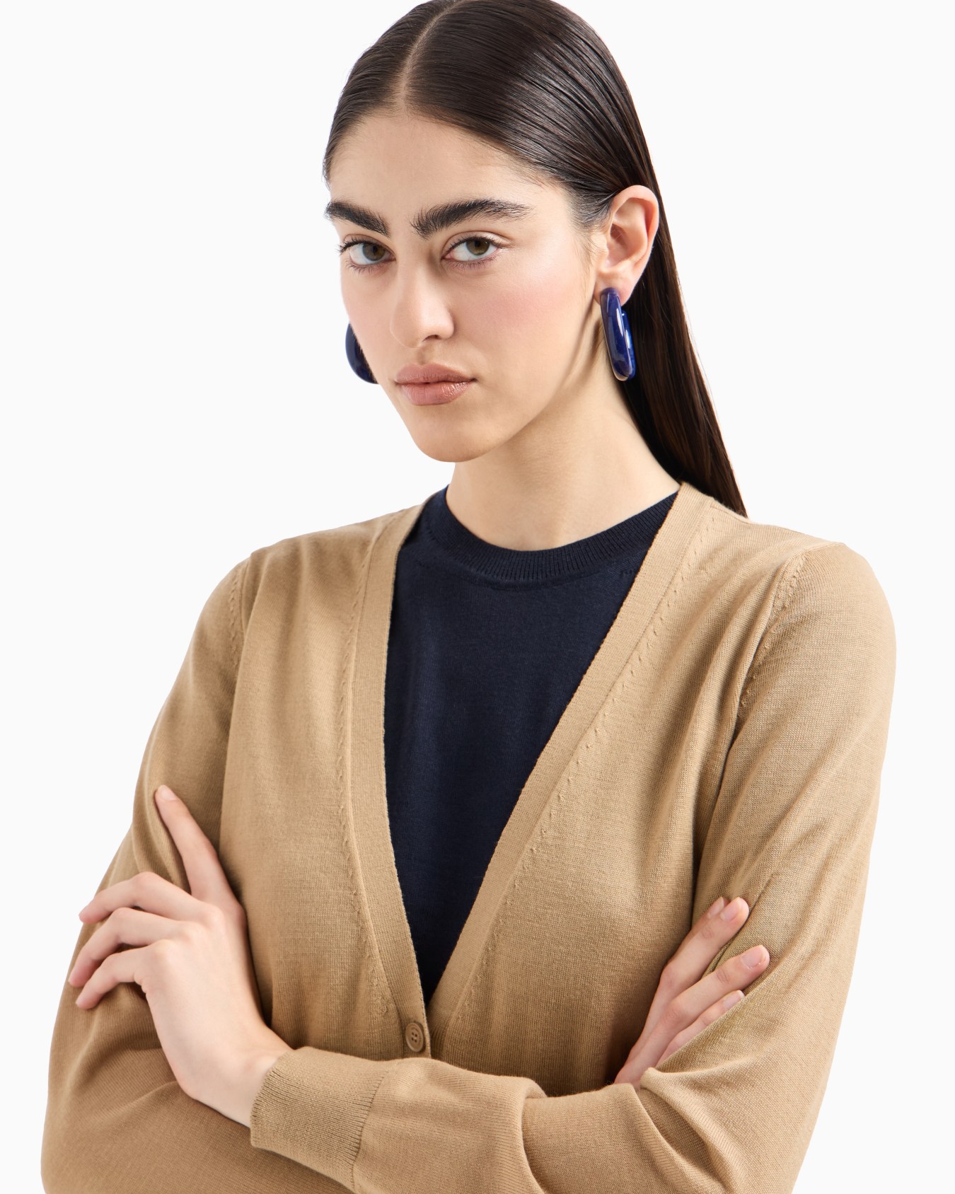 Plain knit pure virgin wool cardigan Slide 4