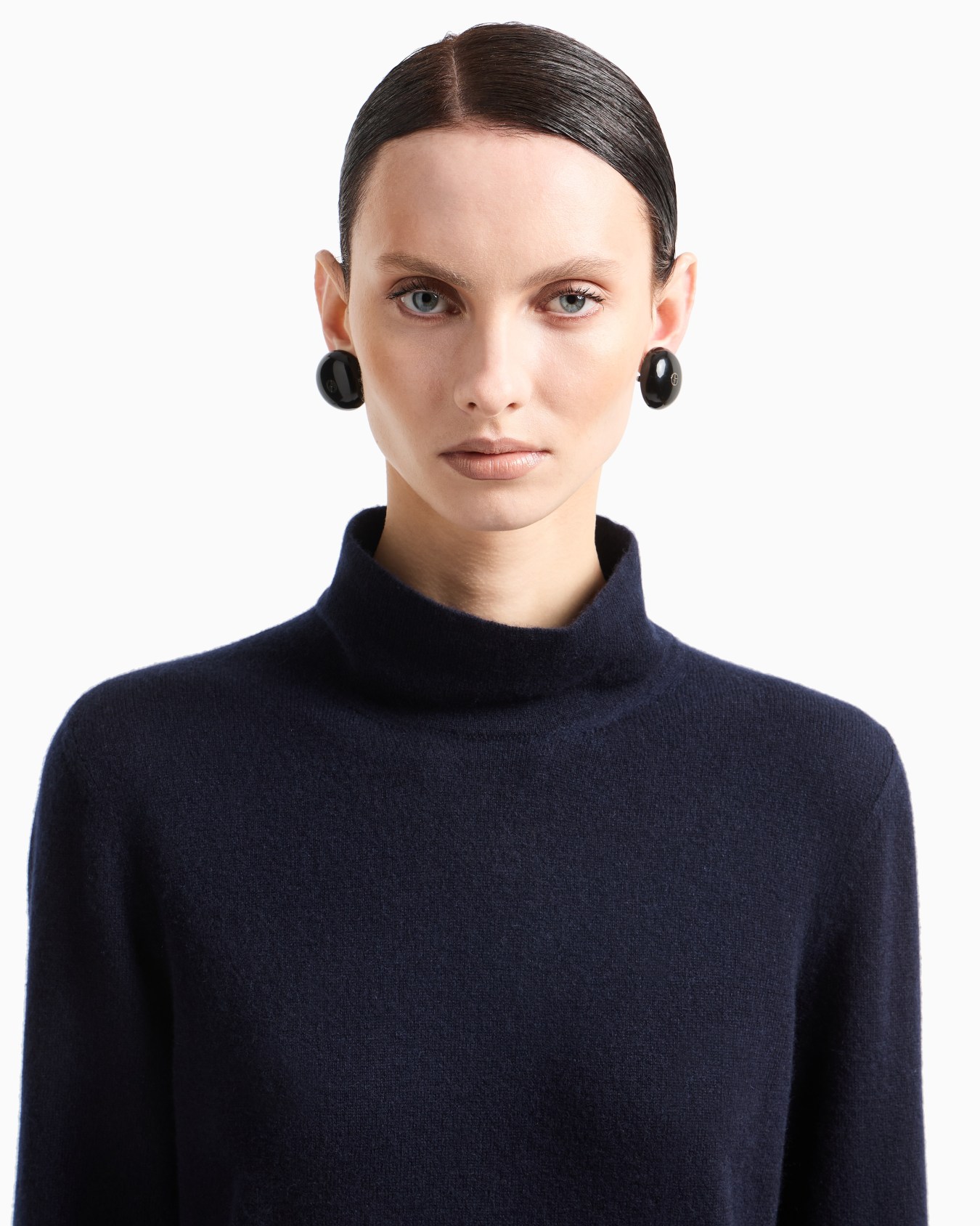 Pure cashmere cowl-neck jumper Slide 4