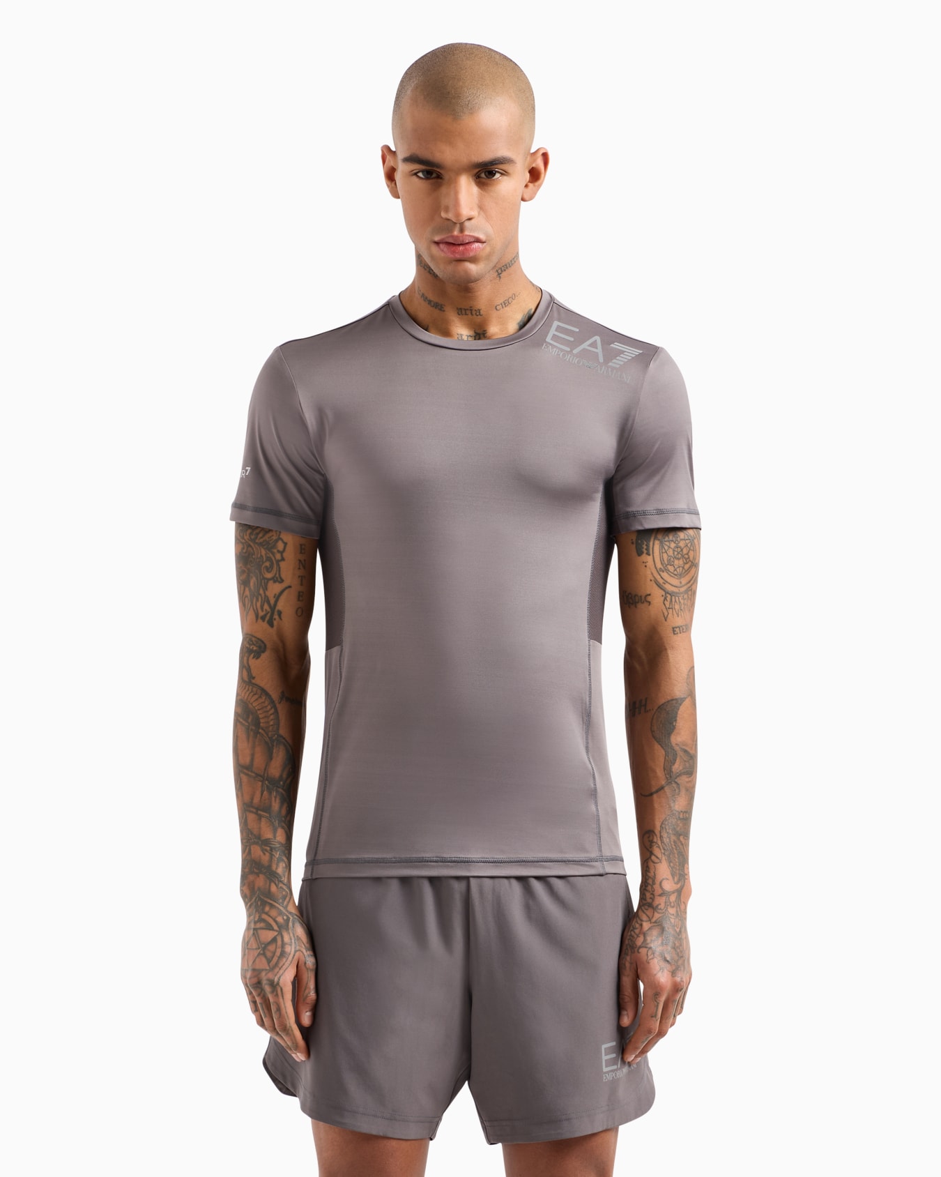 Dynamic Athlete crew-neck T-shirt in VIGOR7 technical fabric Slide 1