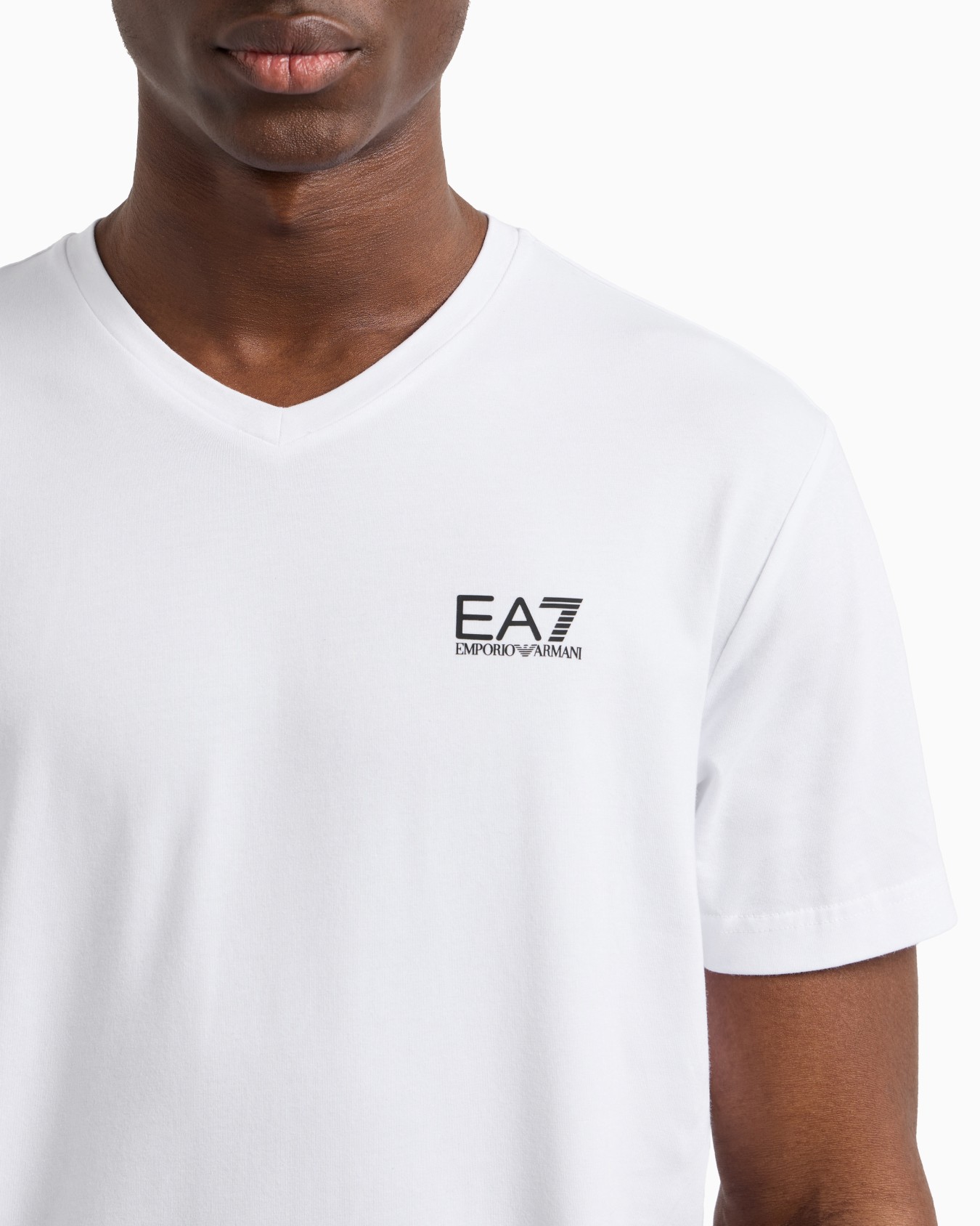T-shirt con scollo a V Core Identity in jersey di cotone stretch Slide 4