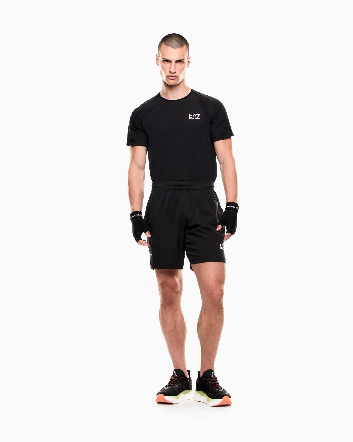 Set t-shirt e shorts Dynamic Athlete in tessuto tecnico VENTUS7 Slide 1