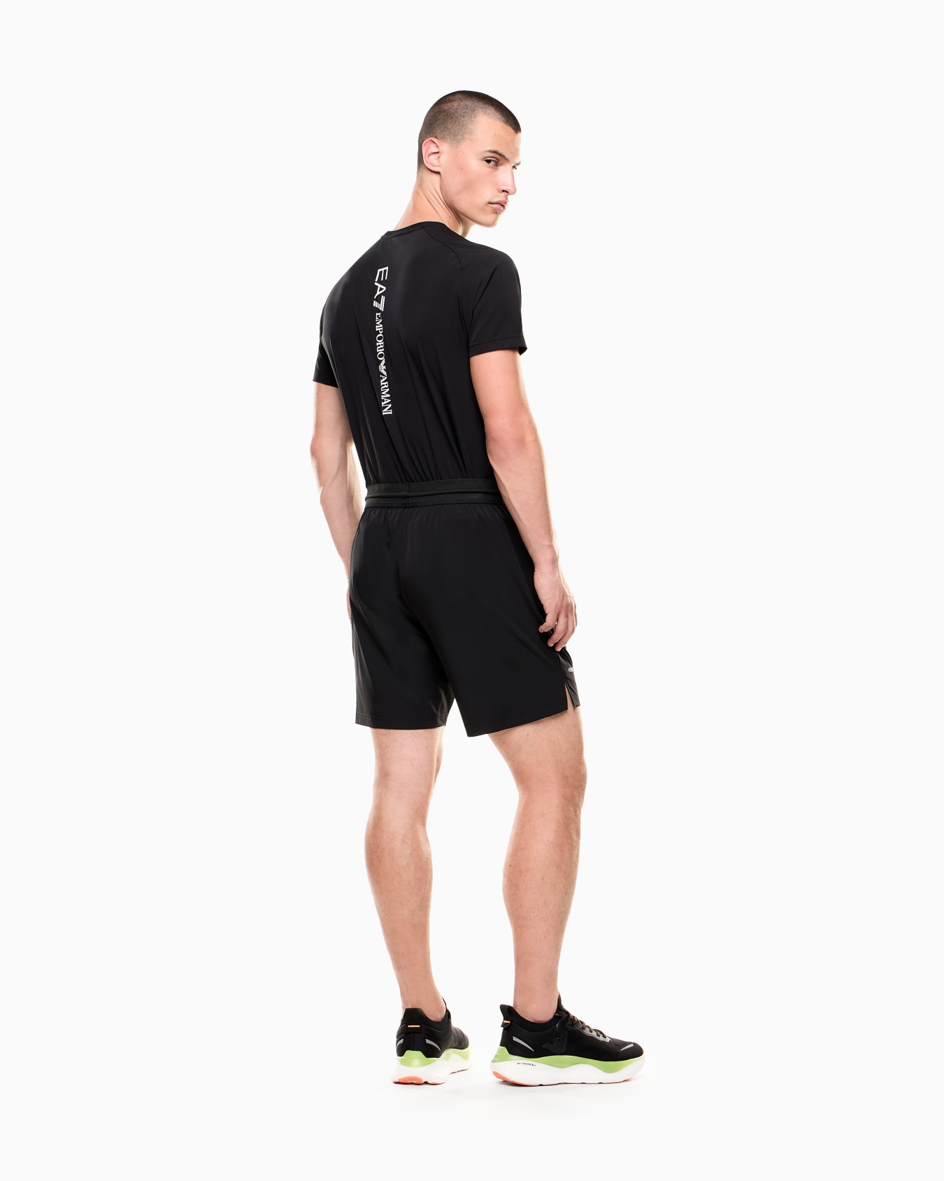 Set t-shirt e shorts Dynamic Athlete in tessuto tecnico VENTUS7 Slide 2