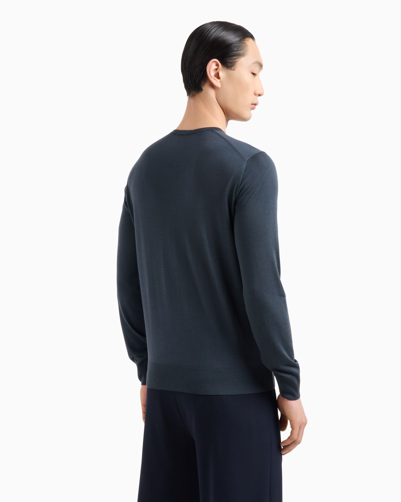 Maglia girocollo in lana vergine Slide 2