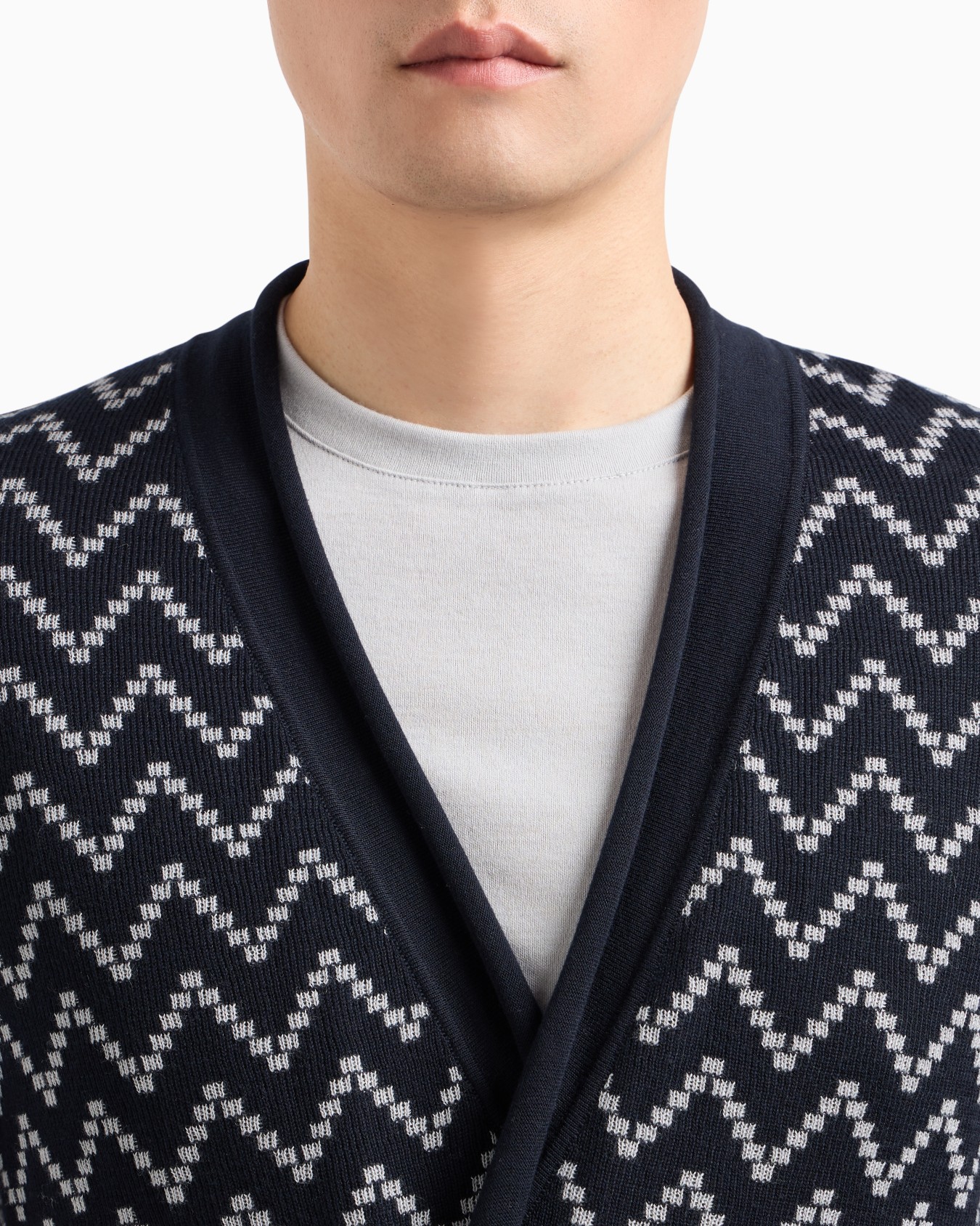 Pull Icon à col ras-du-cou et manches courtes en interlock de cachemire Diapositive 4