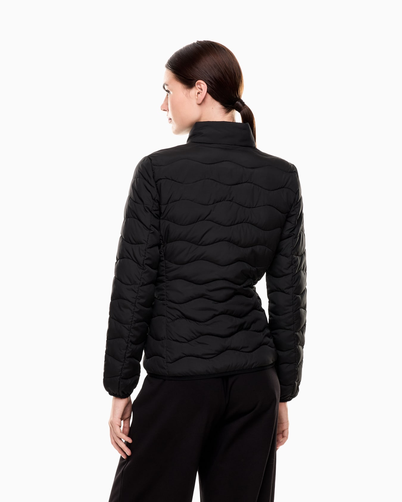 Veste matelassée repliable Core Lady en nylon léger Diapositive 2