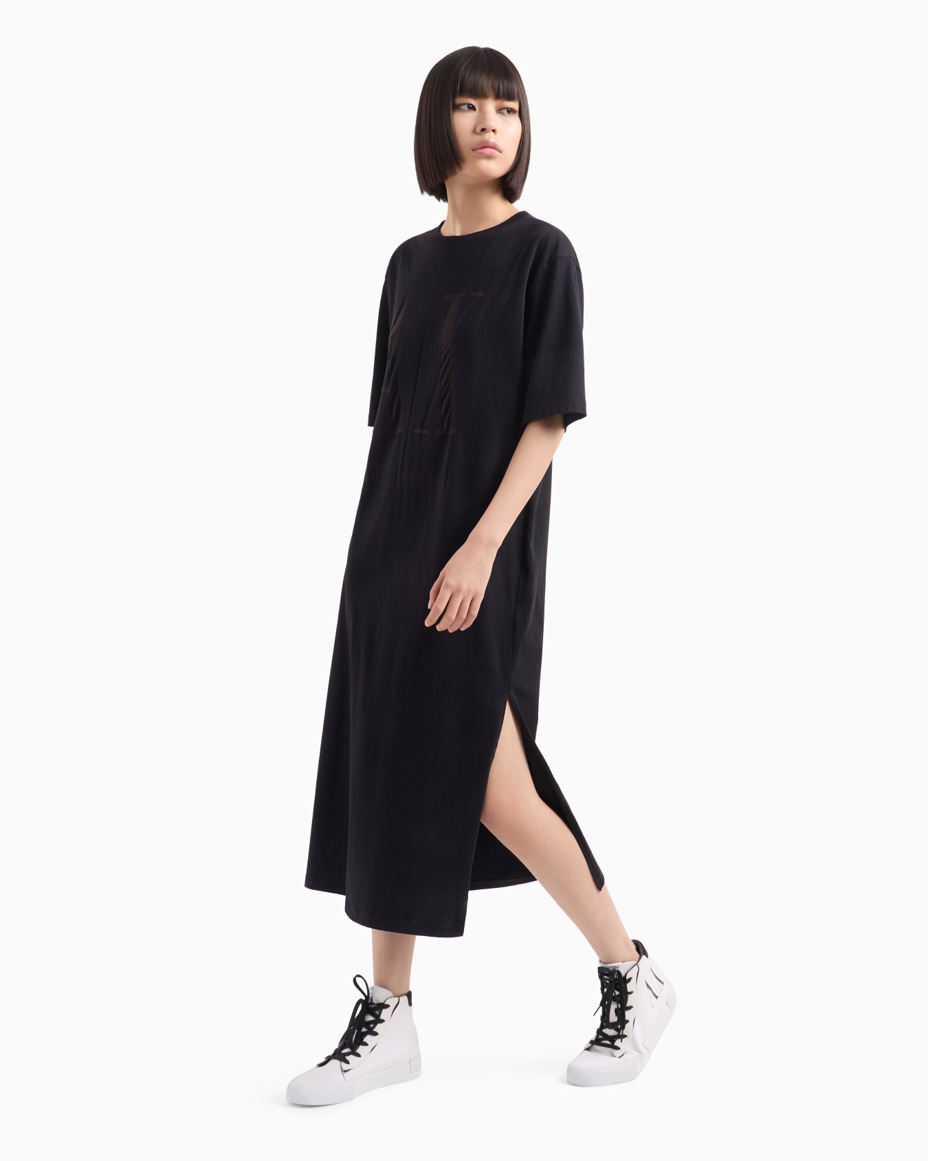 Vestido estilo camiseta con logo de strass de Icon Project Diapositiva 1