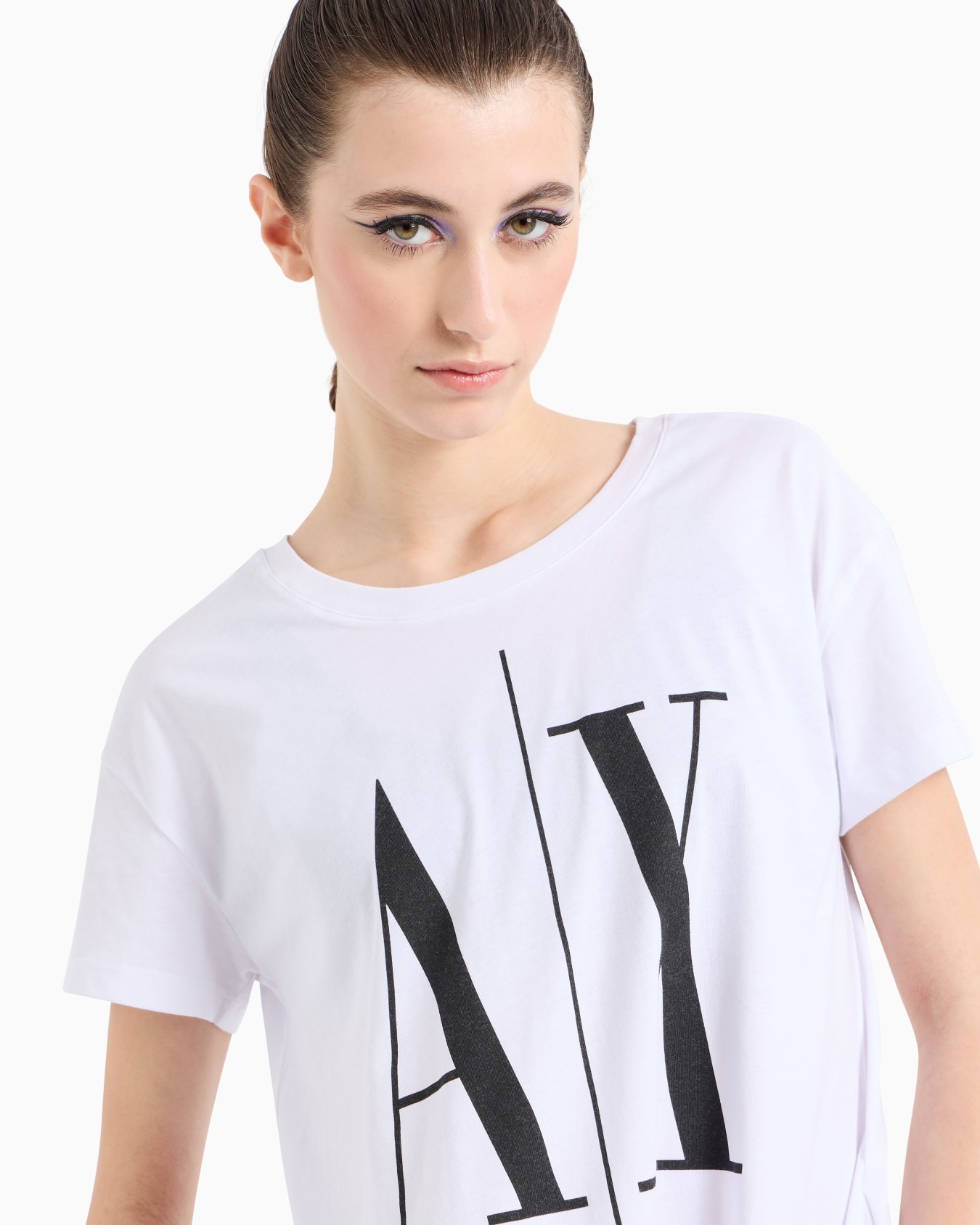 Relaxed fit T-shirt with round neck and logo Slide 4