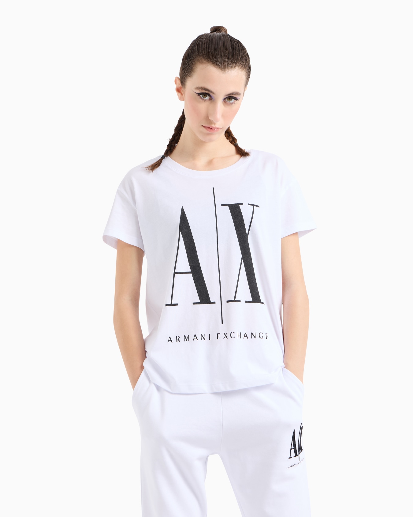Relaxed fit T-shirt with round neck and logo Slide 3
