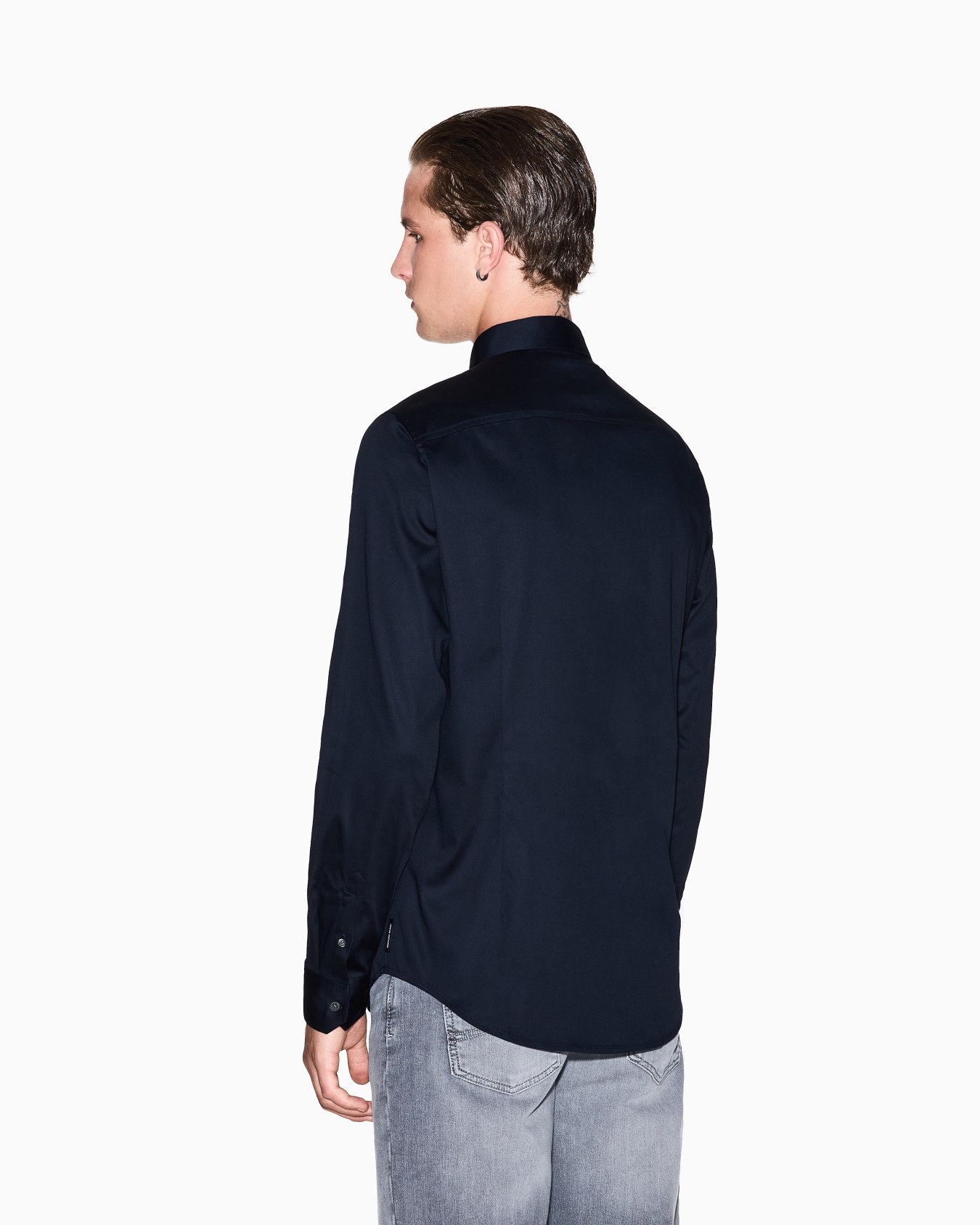 Slim-Fit-Hemd aus Stretch-Satin Folie 2
