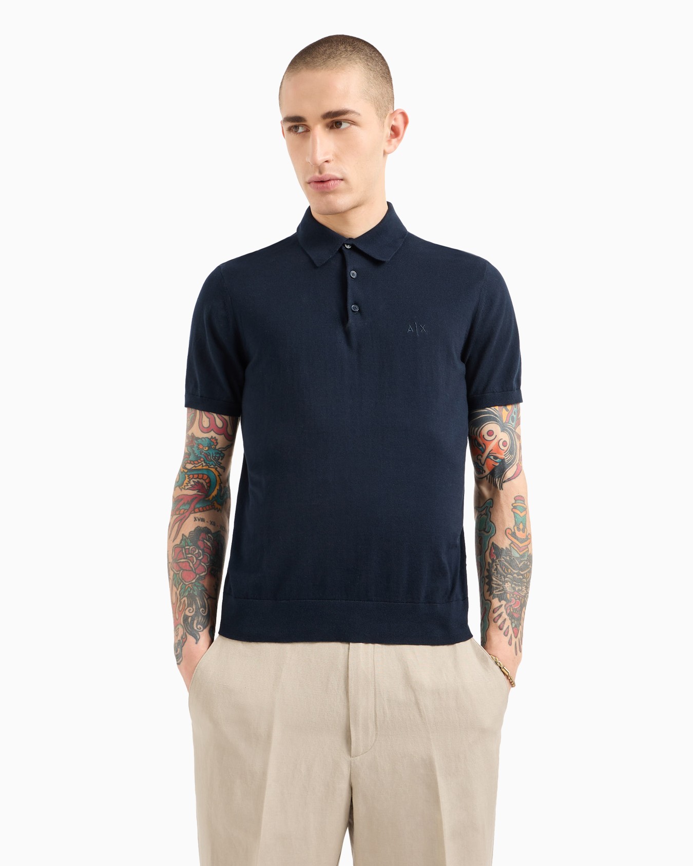 Polo de piqué con detalles en contraste Diapositiva 3