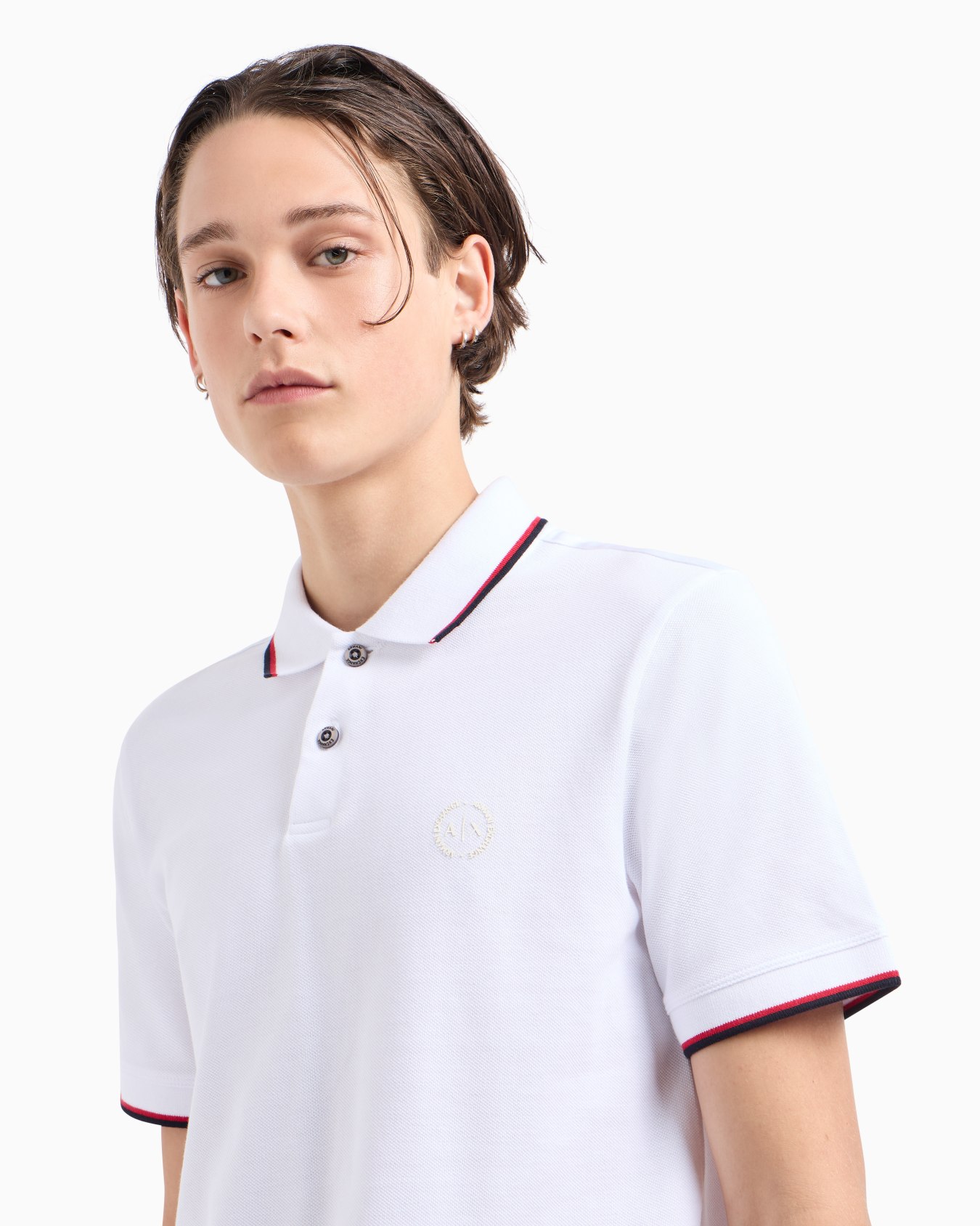Piquet polo with contrasting details Slide 4