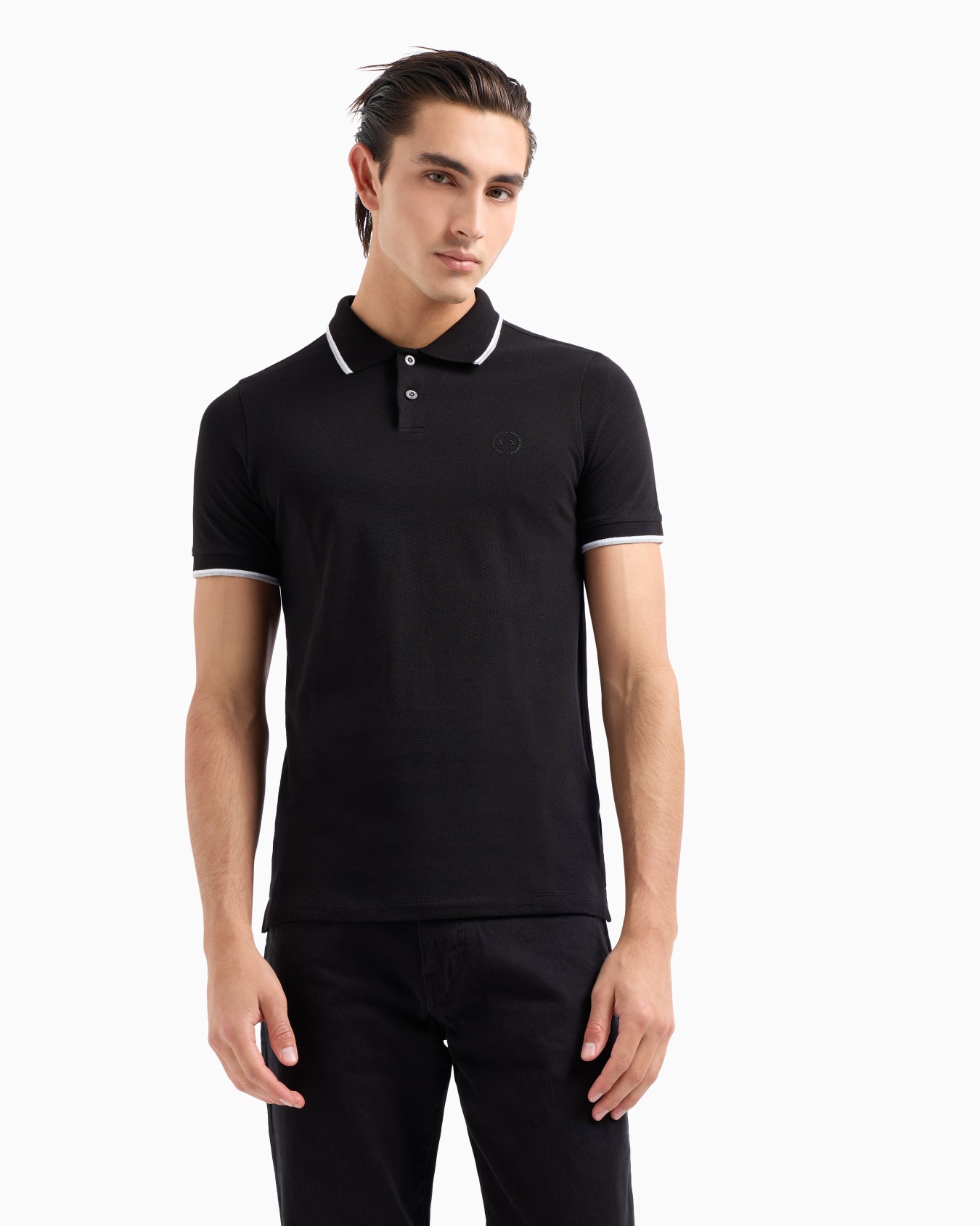Piquet polo with contrasting details Slide 3