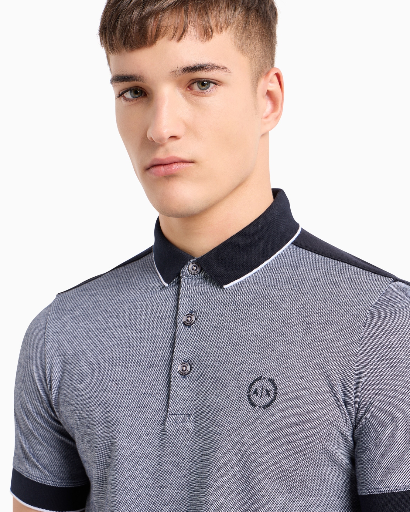 Cotton polo with contrasting details Slide 4