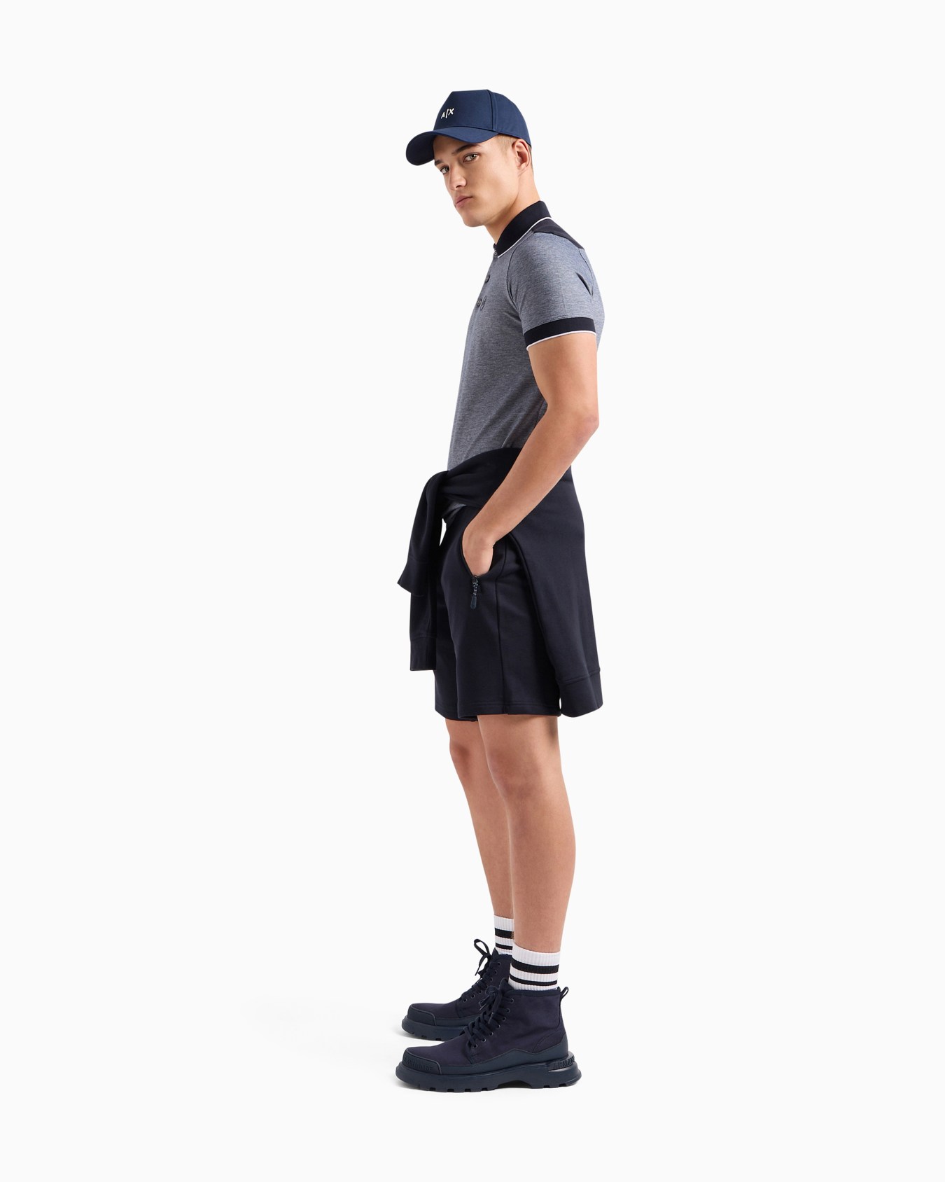 Cotton polo with contrasting details Slide 1
