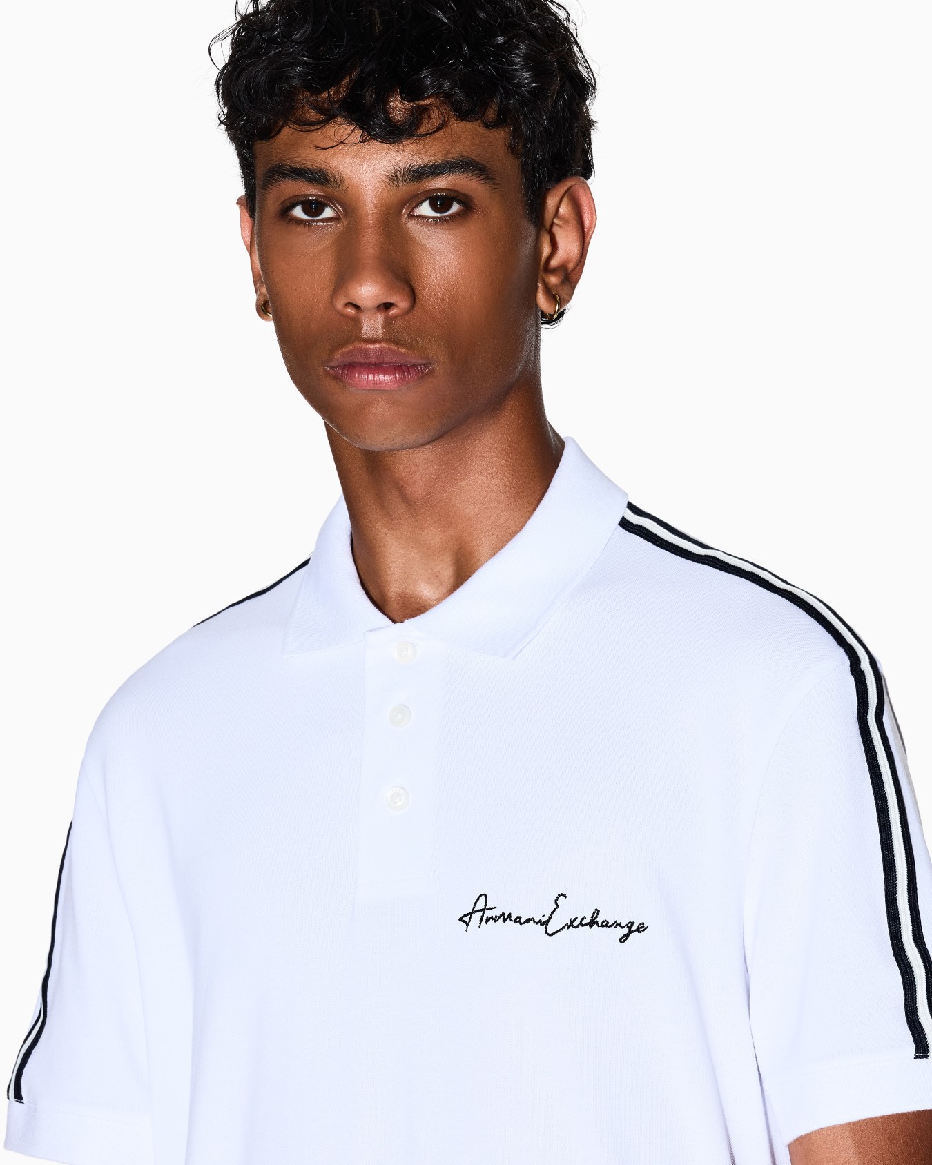 Polo de corte regular con el logotipo de la firma Diapositiva 4