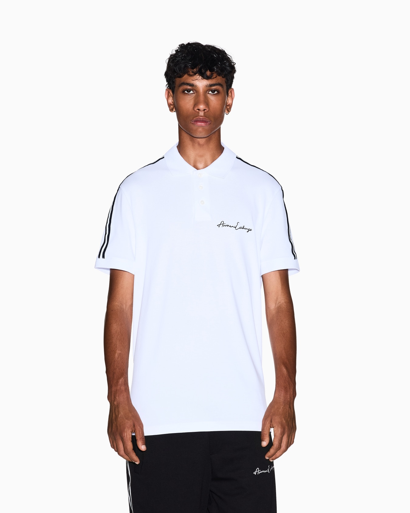 Polo de corte regular con el logotipo de la firma Diapositiva 3
