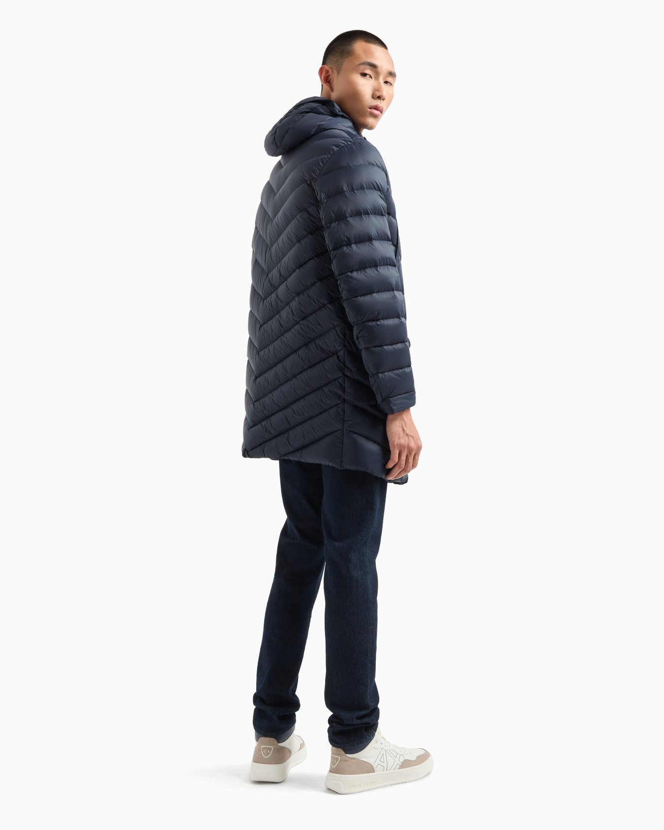 Long down jacket with hood Slide 2