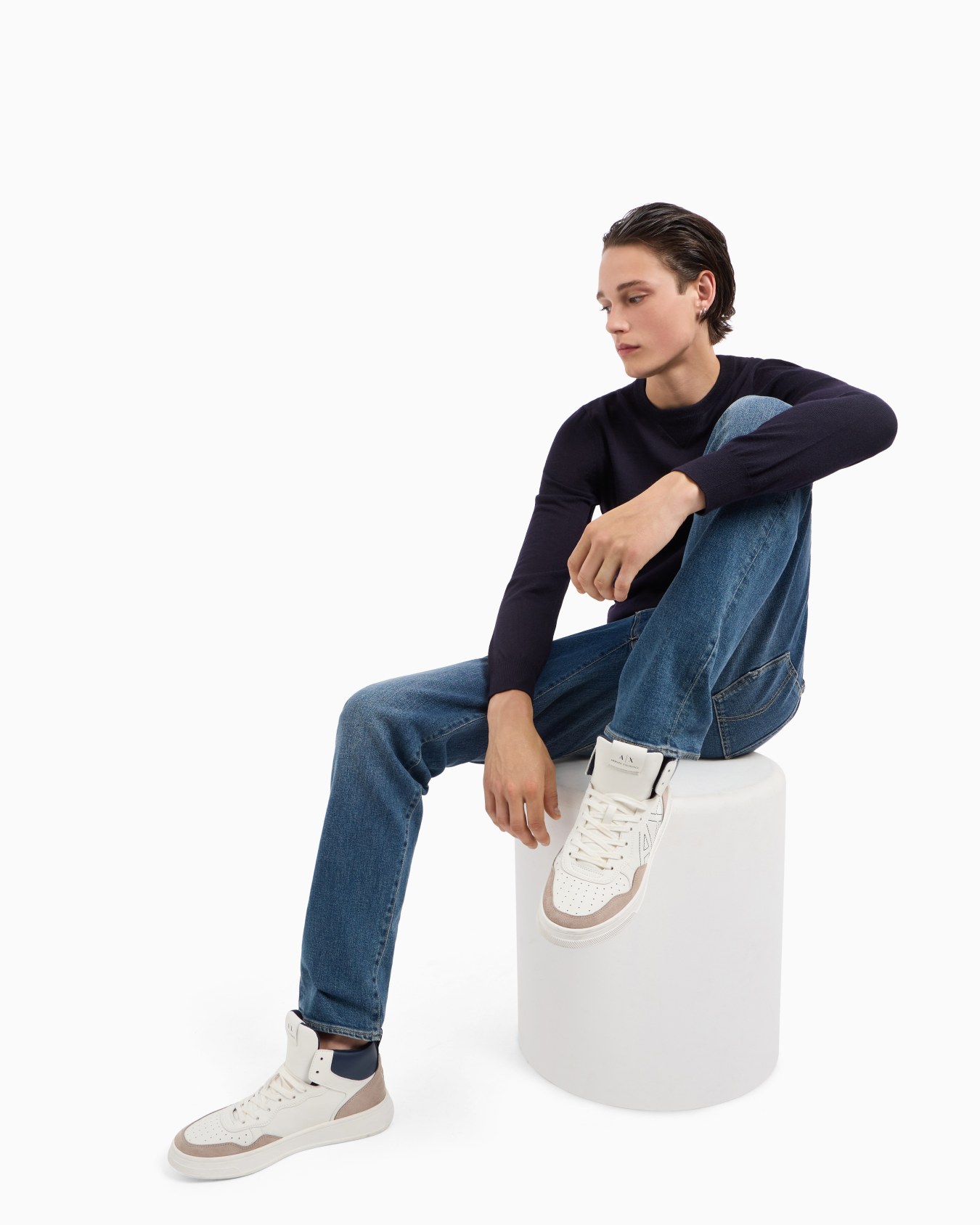 Crewneck sweater in virgin wool Slide 3