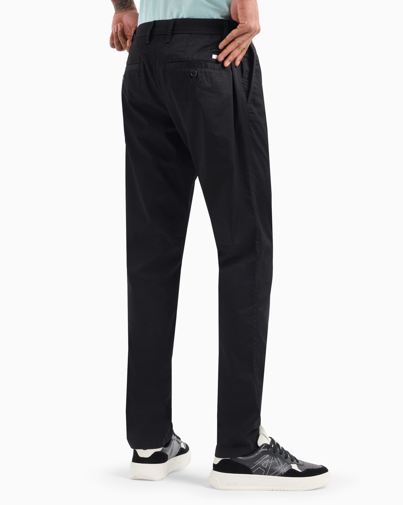 Pantalón chino de algodón satinado elástico Diapositiva 2