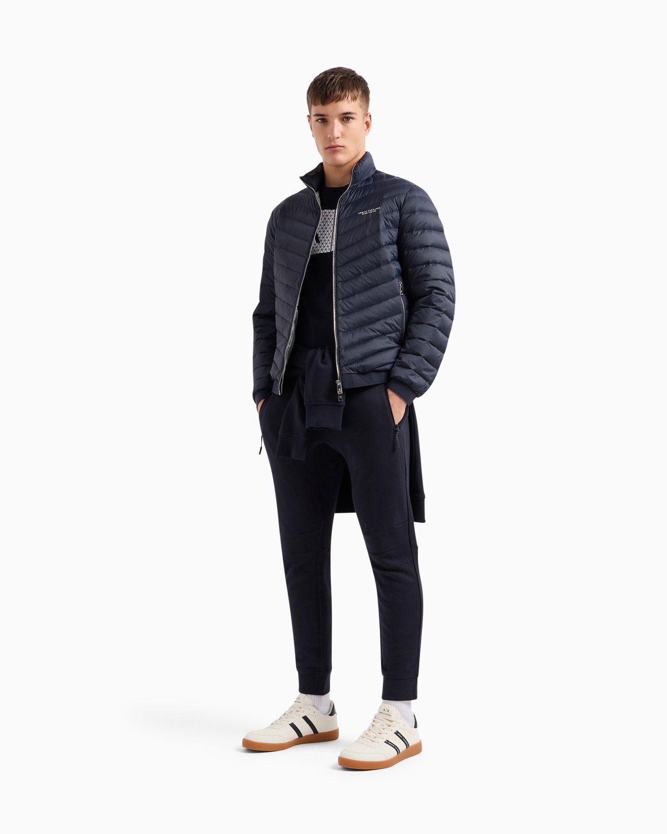 Soft yarn jogger pants with logo Slide 1