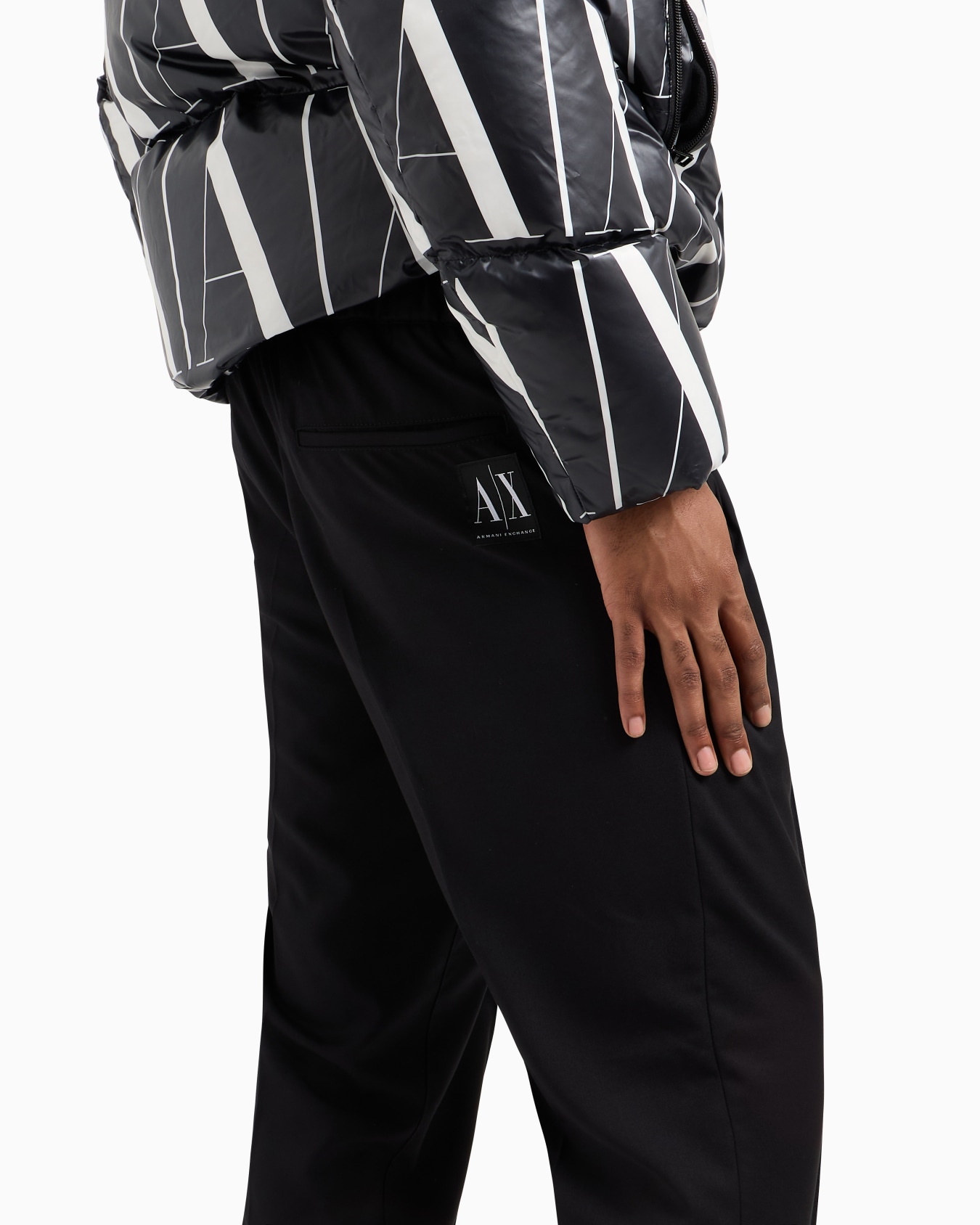 Pantalon avec cordon de serrage et logo au dos Diapositive 4