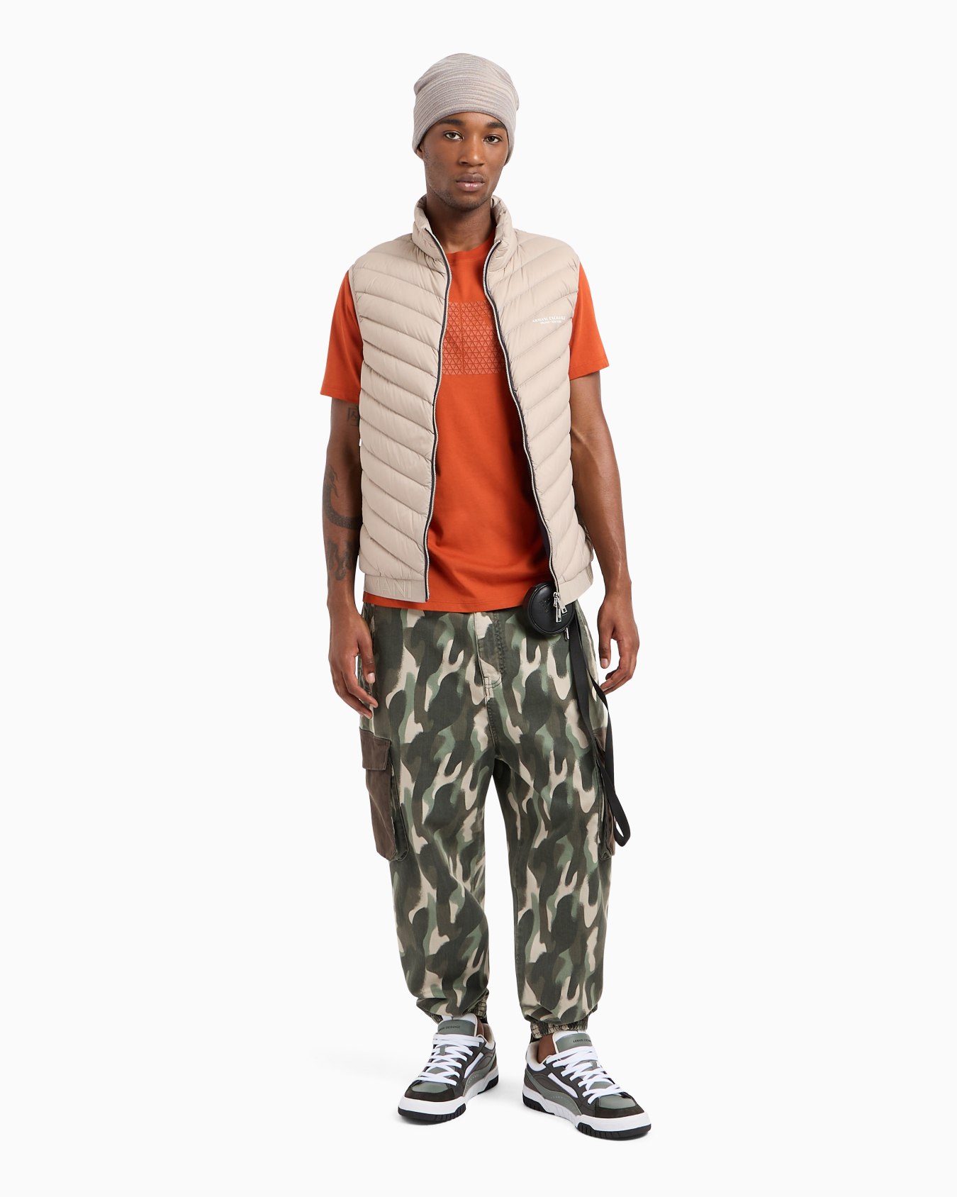 Double-face padded sleeveless down jacket Slide 3