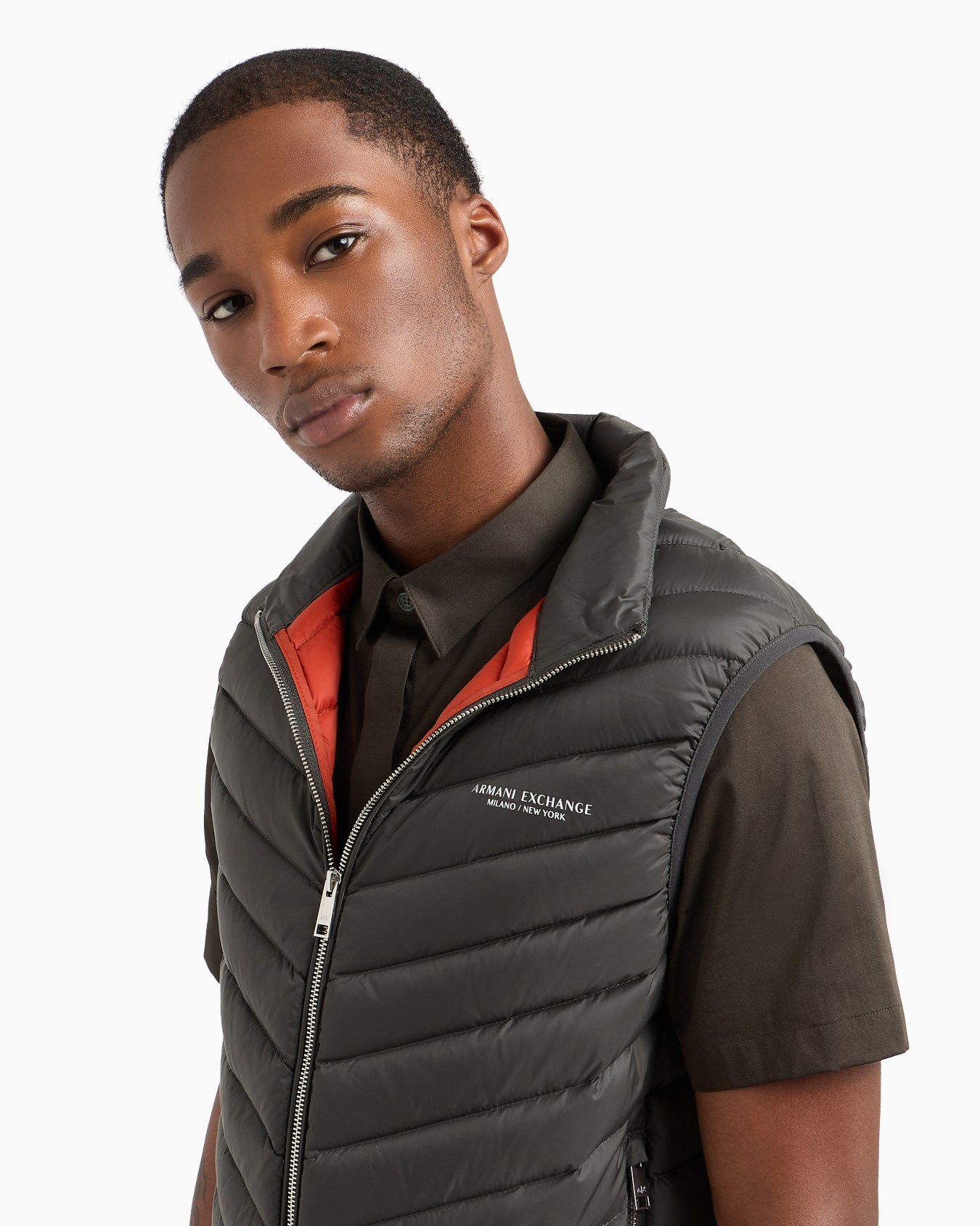 Double-face padded sleeveless down jacket Slide 4