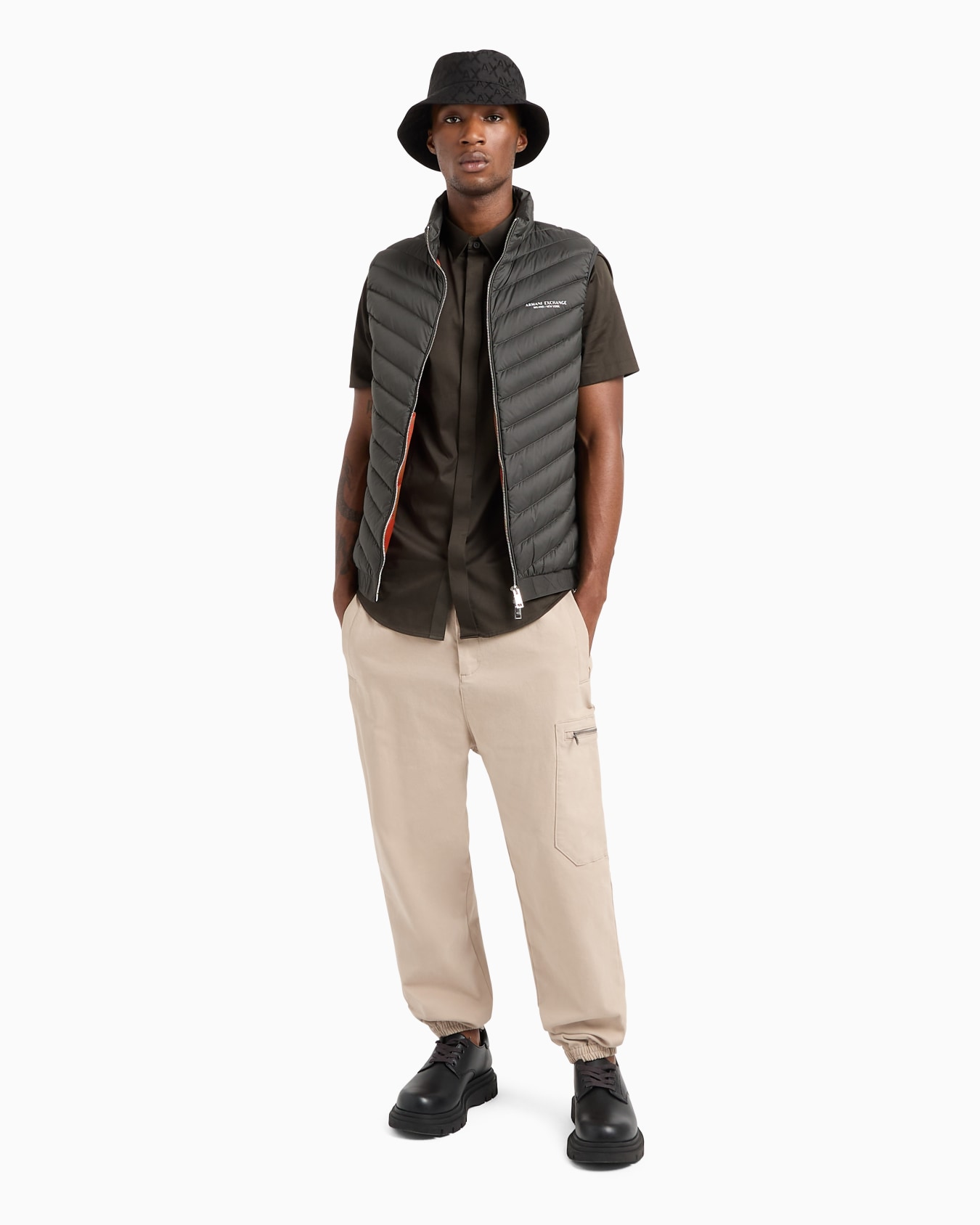 Double-face padded sleeveless down jacket Slide 3