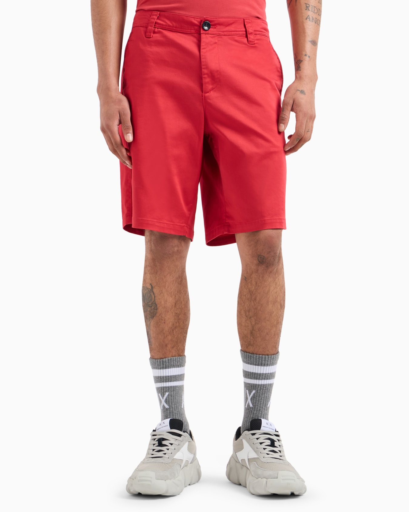 Bermuda shorts in satin stretch fabric Diapositiva 1