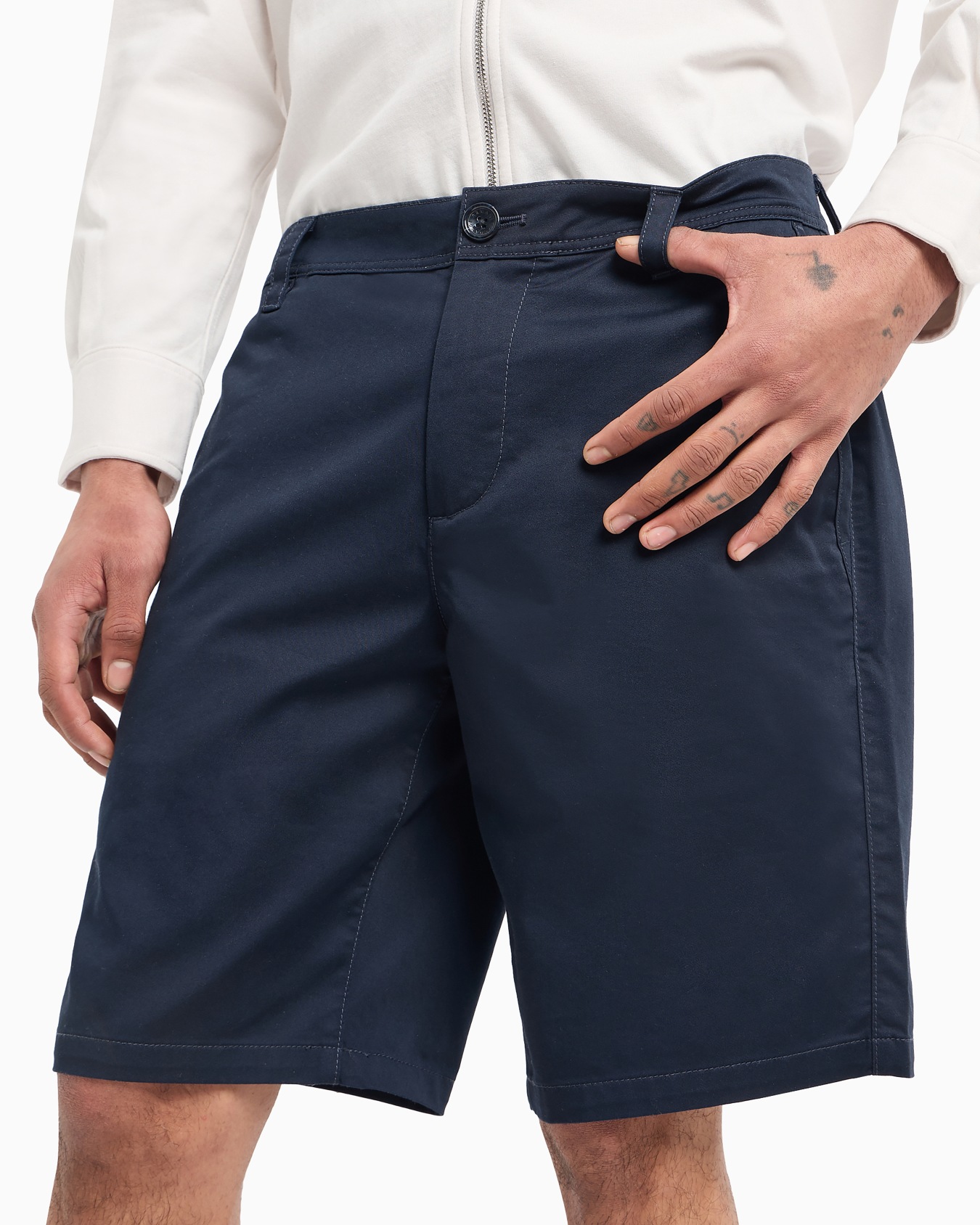 Bermuda shorts in satin stretch fabric Slide 4
