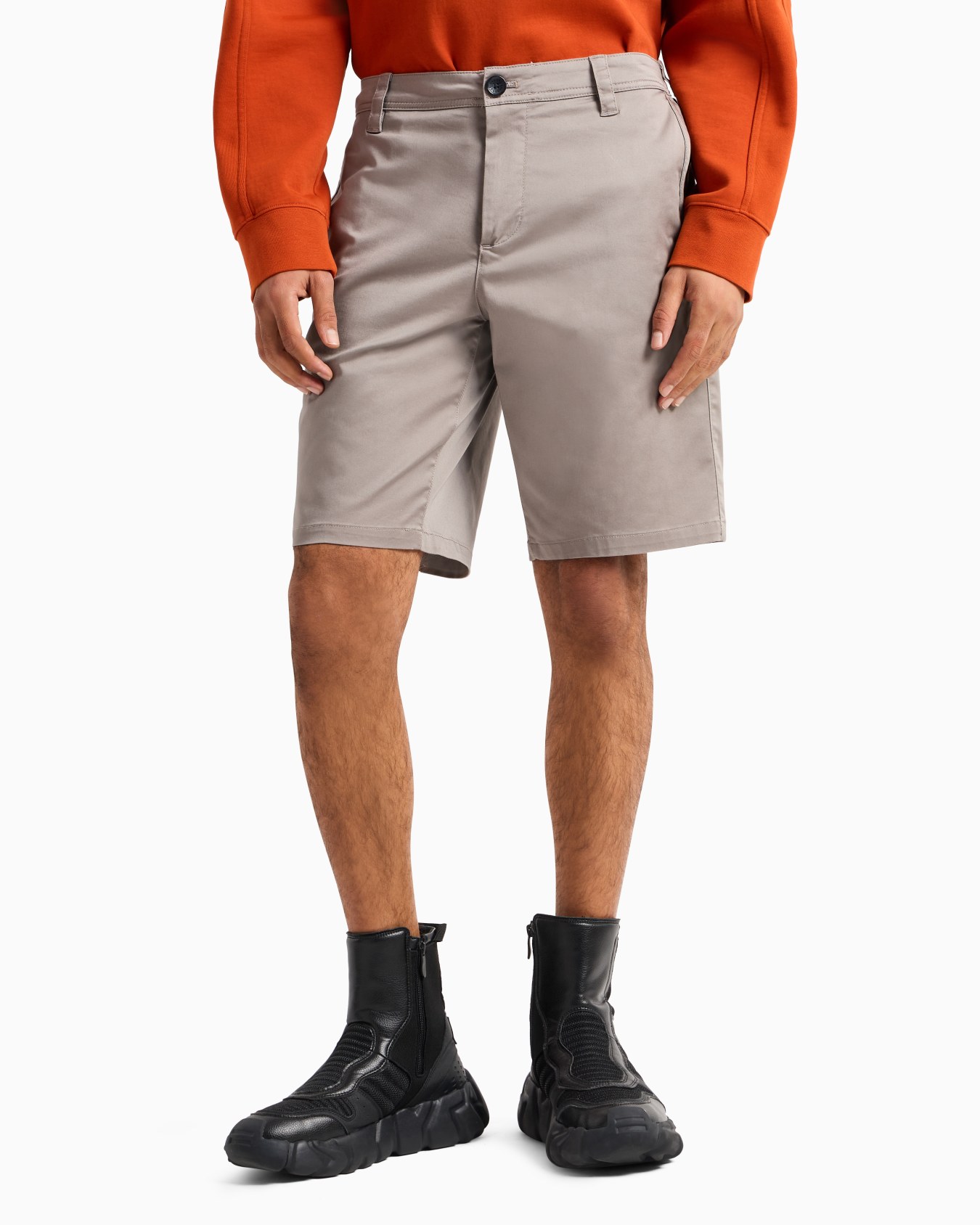 Bermuda shorts in satin stretch fabric Slide 3