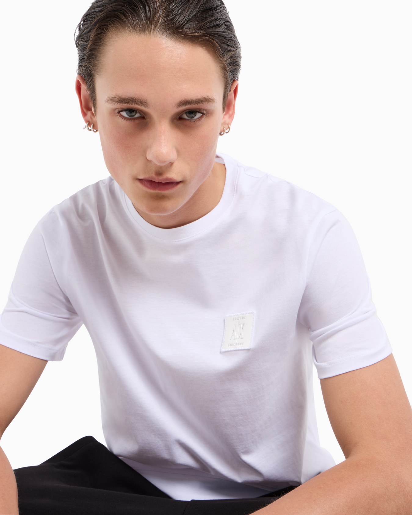 Crewneck, short-sleeved T-shirt with monogram design Slide 4