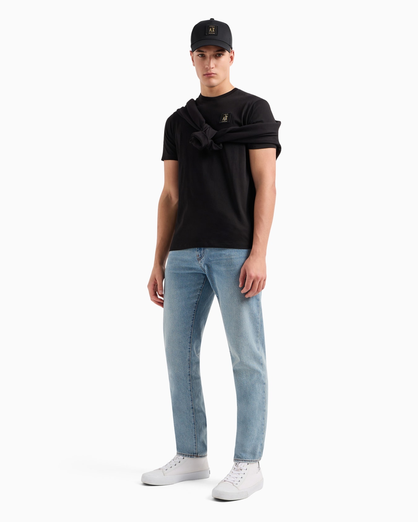 Crewneck, short-sleeved T-shirt with monogram design Slide 3