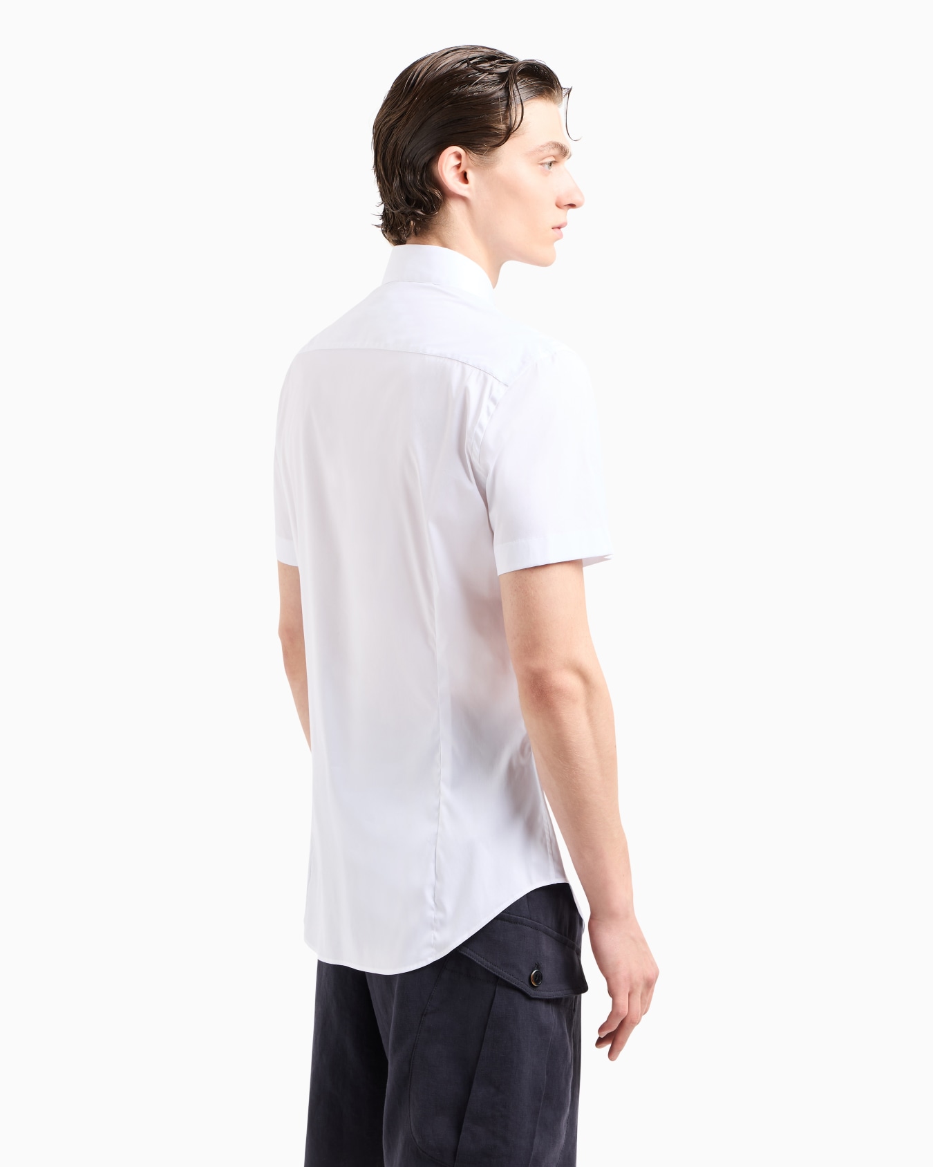Kurzärmlige Bluse aus stückgefärbtem Stretch-Gewebe Folie 2
